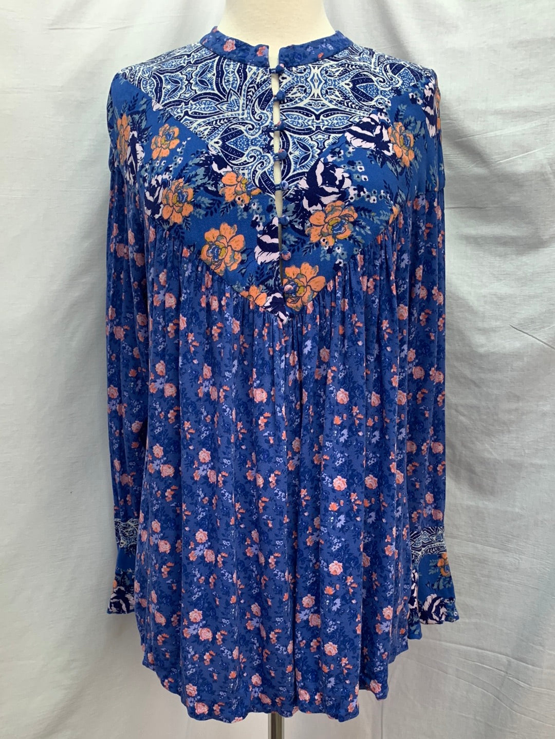 FREE PEOPLE blue floral Rayon Long Sleeve Dress / Tunic - Medium