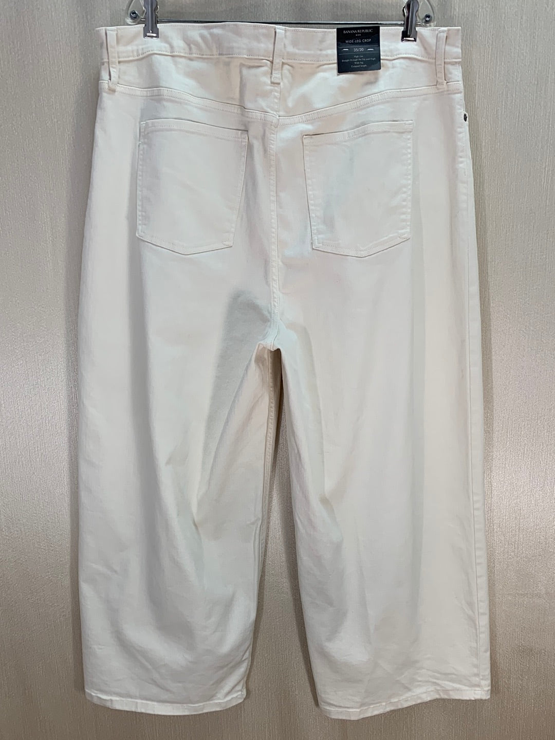 NWT - BANANA REPUBLIC ecru Pleat Wide Leg Crop High Rise Jeans - 35/20