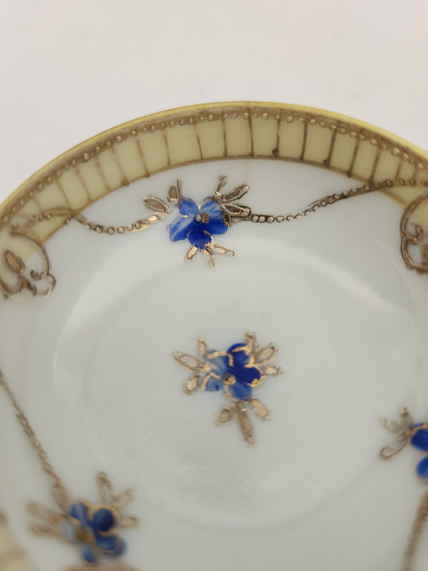 VTG - Hand Painted Salt Dip - Blue Flowers w/Gold Accent Trim Three Legged by Japan I E Co.