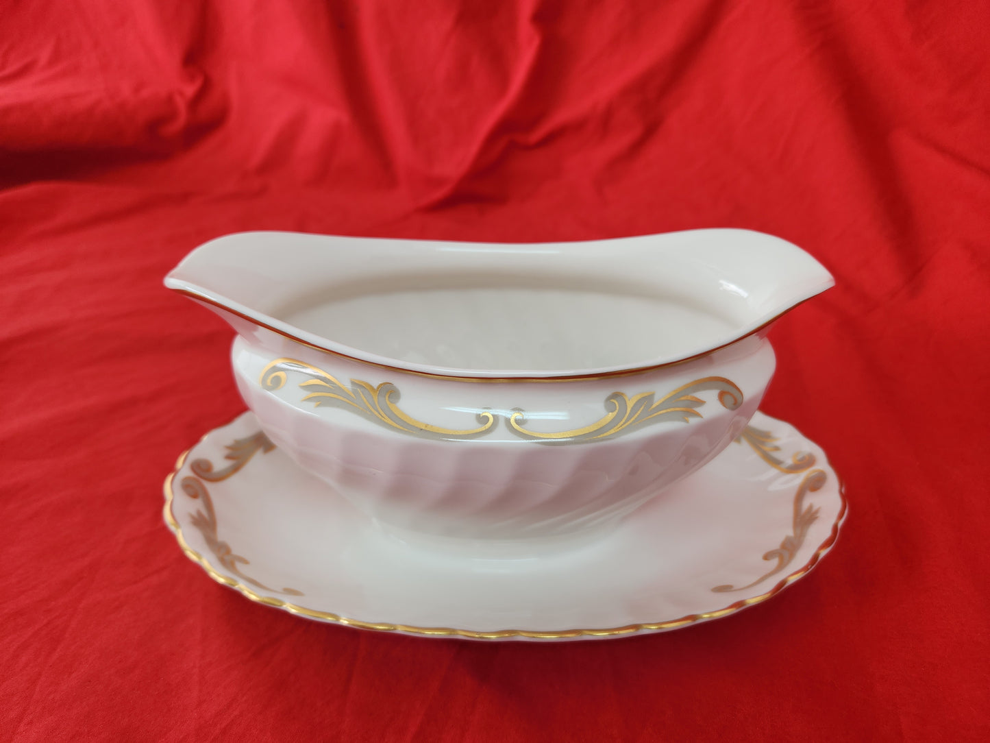 Syracuse Gray & Gold Baroque Gravy Boat w/Attached Underplate