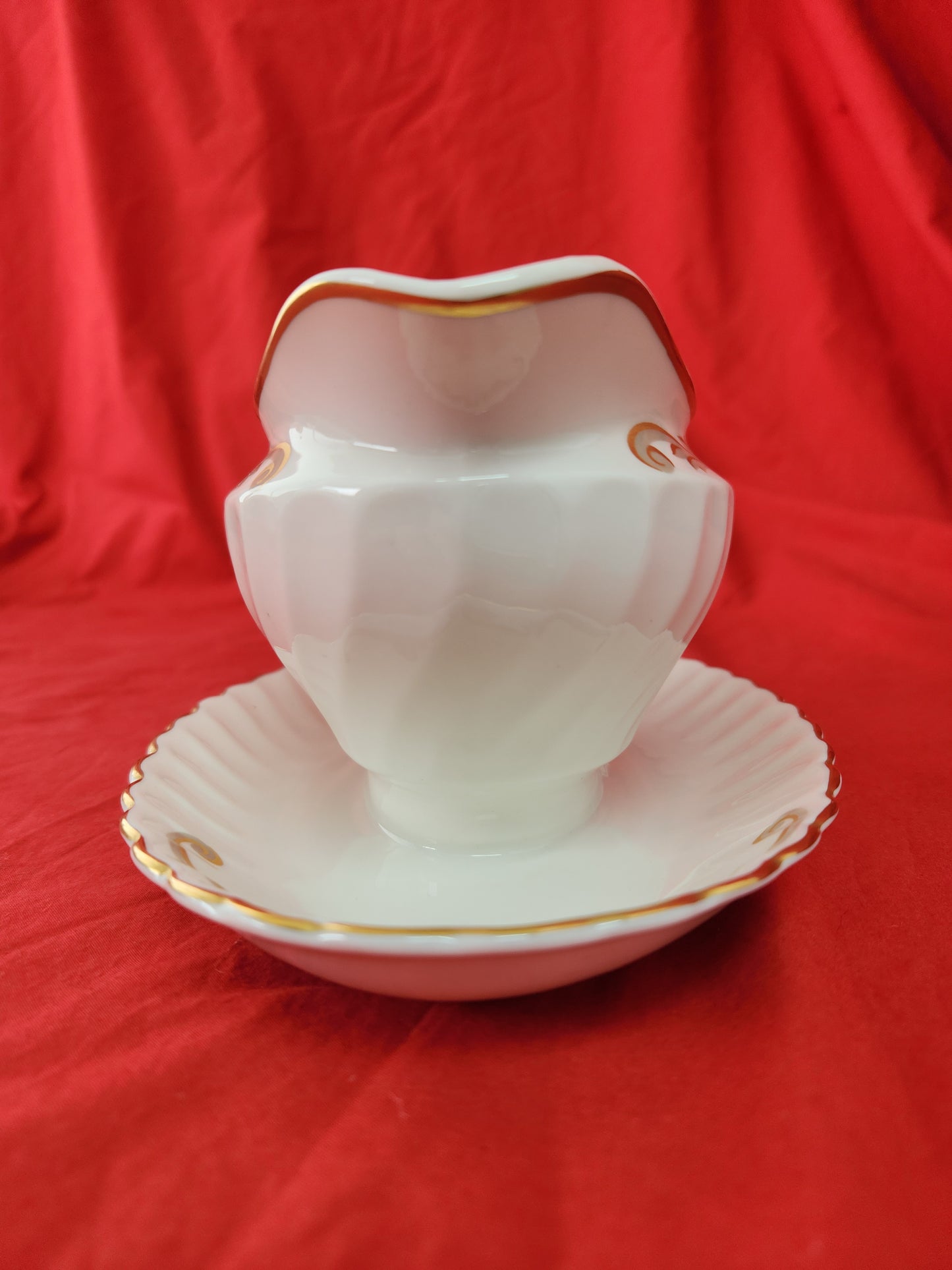 Syracuse Gray & Gold Baroque Gravy Boat w/Attached Underplate