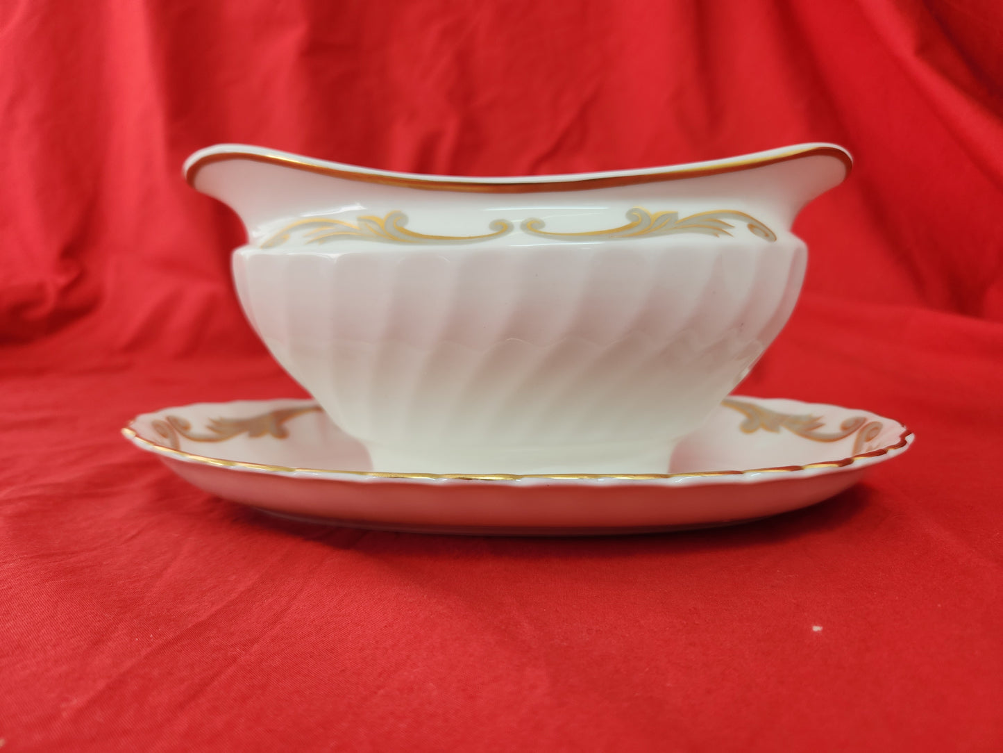 Syracuse Gray & Gold Baroque Gravy Boat w/Attached Underplate