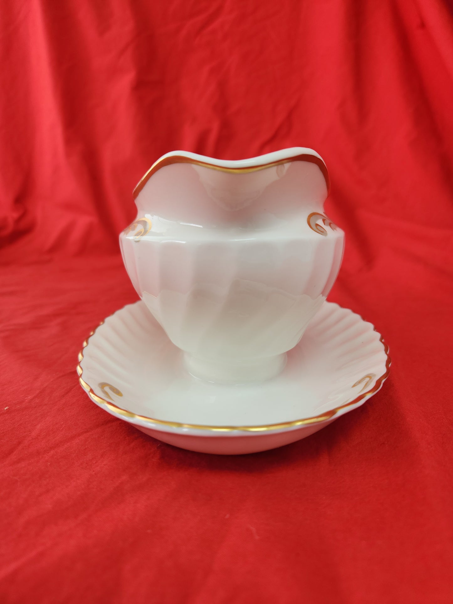 Syracuse Gray & Gold Baroque Gravy Boat w/Attached Underplate