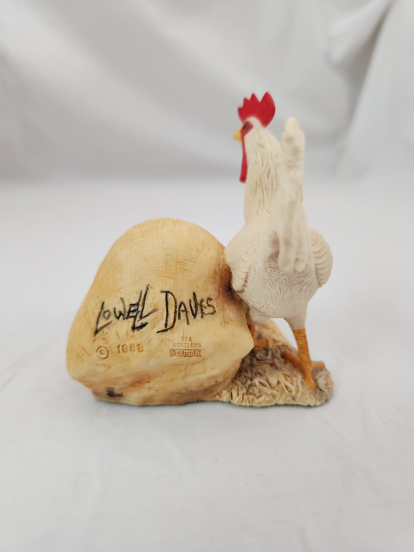 "Chow Time" Figurine by Lowell Davis - #221003