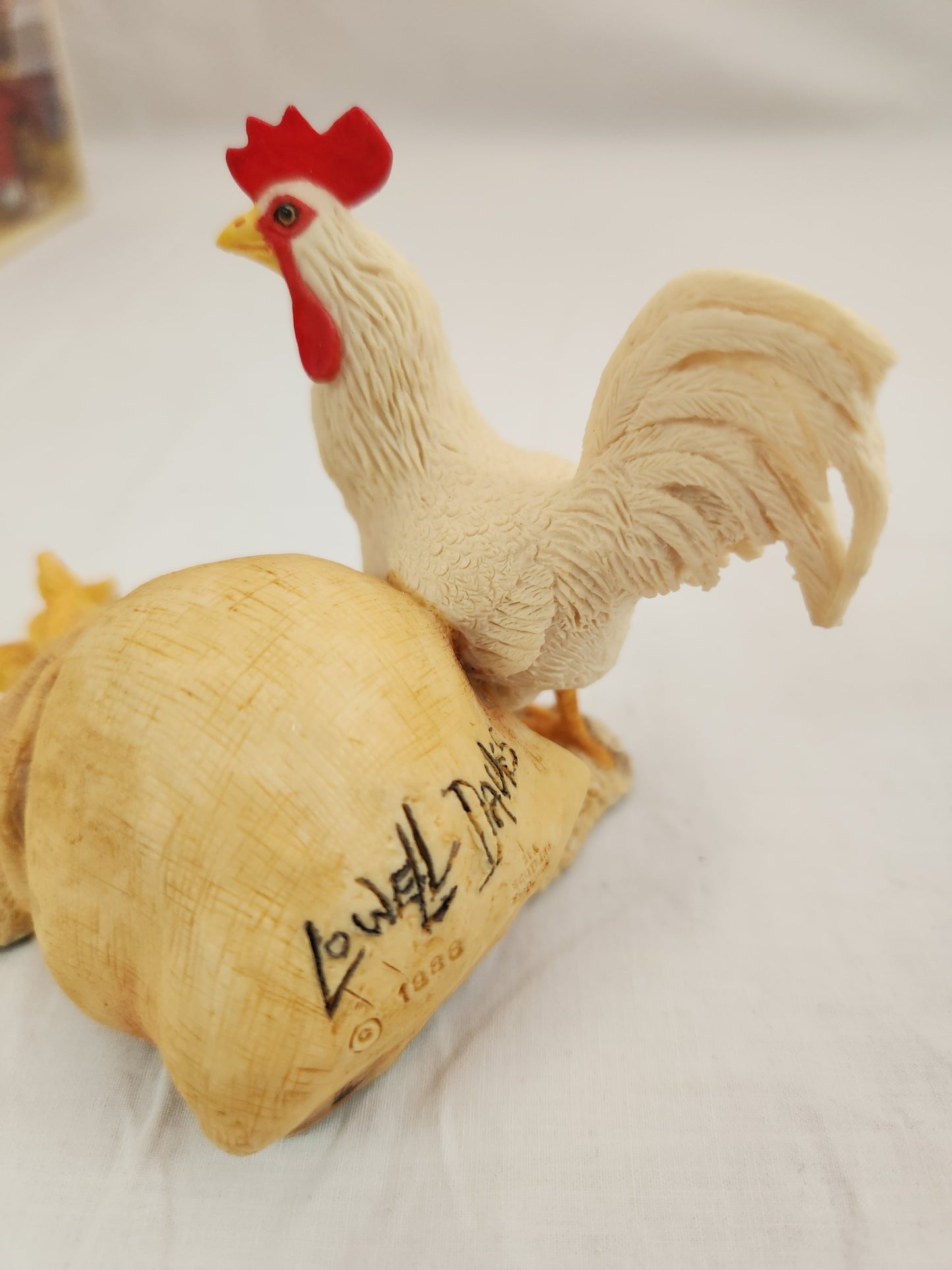 "Chow Time" Figurine by Lowell Davis - #221003