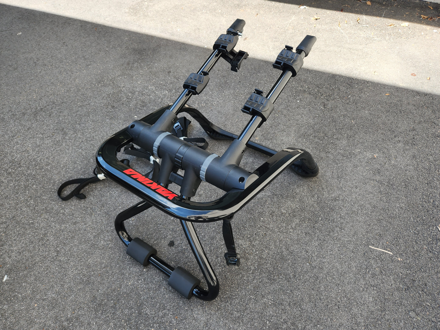 Yakima fullback 2 bike rack w/mounting straps - trunk mount (no bike straps/no key) LOCAL PICK-UP ONLY