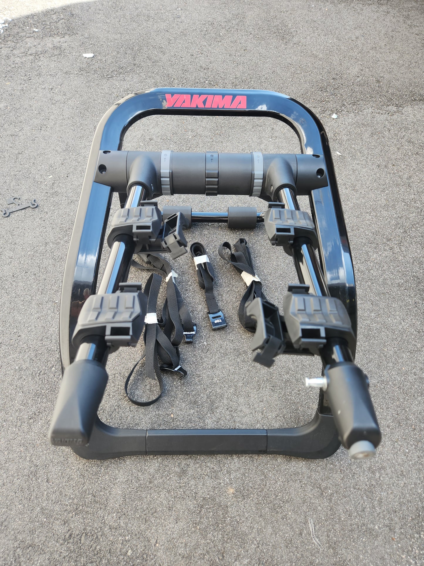 Yakima fullback 2 bike rack w/mounting straps - trunk mount (no bike straps/no key) LOCAL PICK-UP ONLY