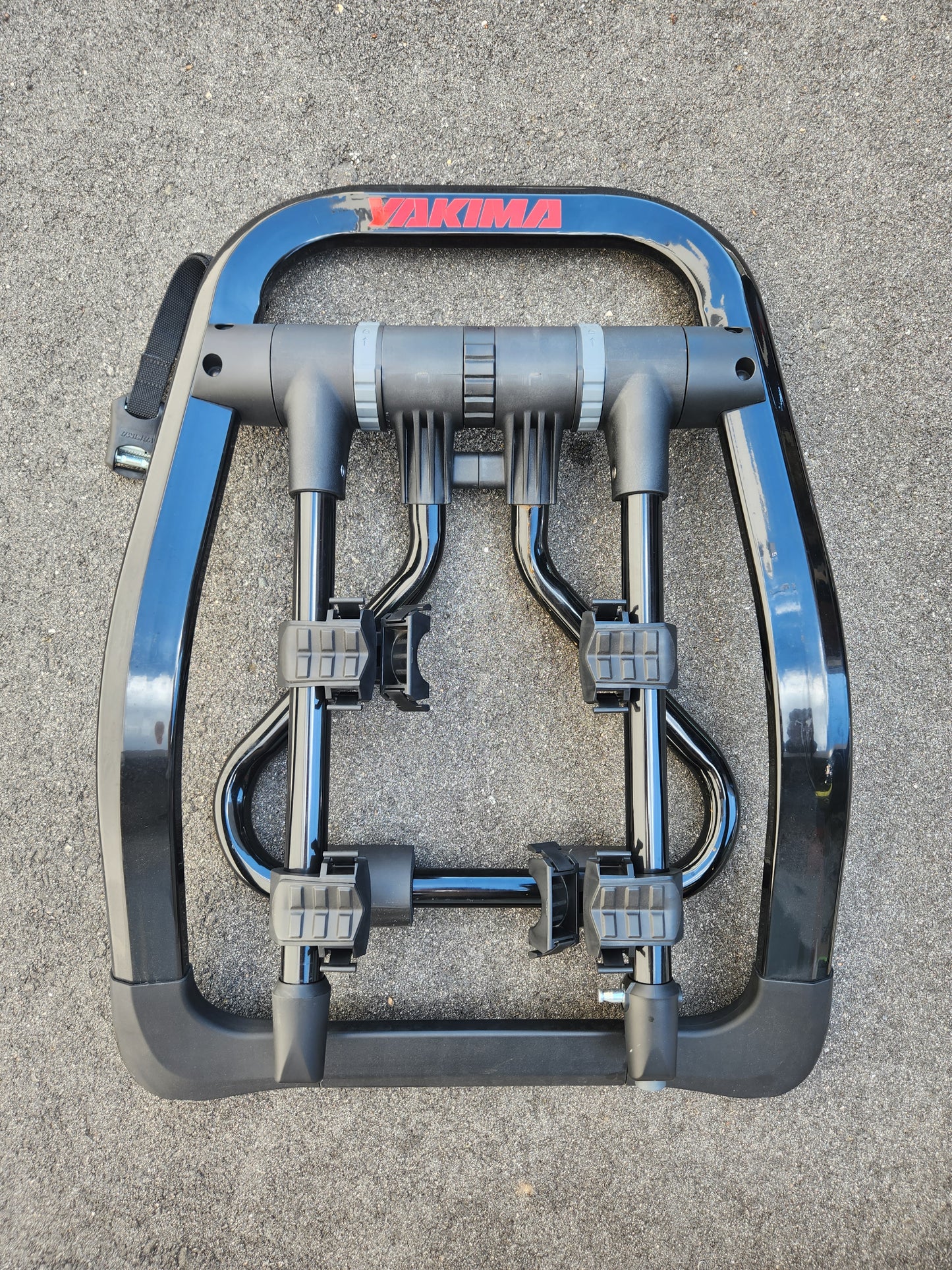 Yakima fullback 2 bike rack w/mounting straps - trunk mount (no bike straps/no key) LOCAL PICK-UP ONLY