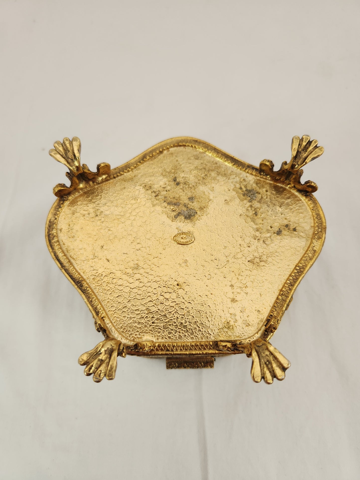 VTG - STYLEBUILT Accessories Filigree Gold Tone Trinket Box w/Beveled Glass Top