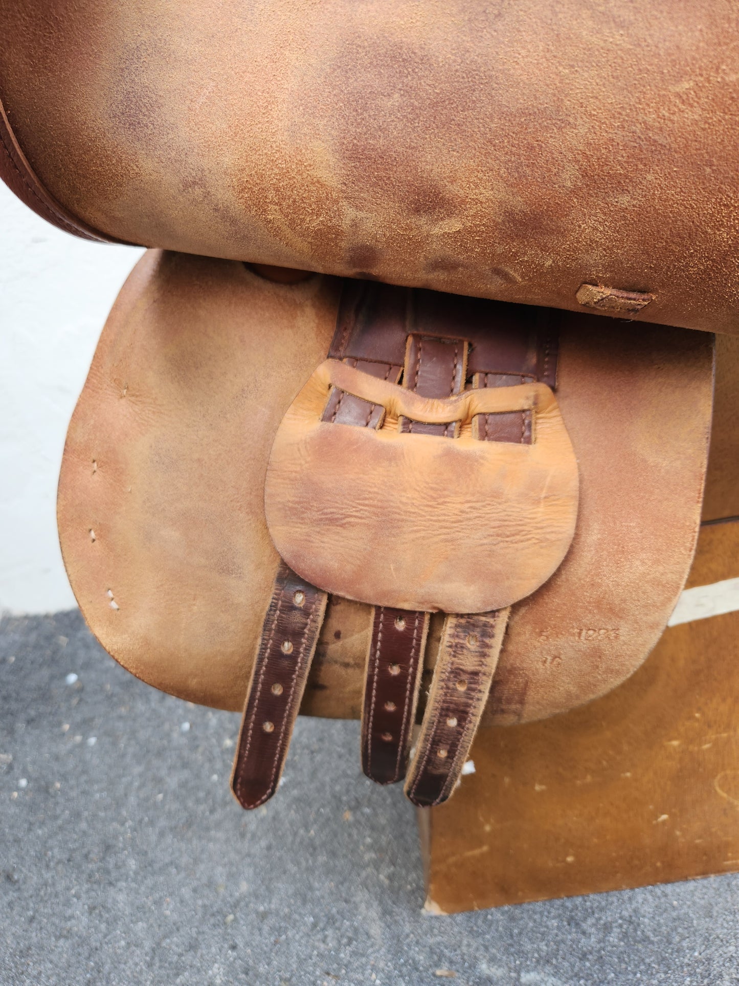 Crosby England 16.5" Prix Des Nations Spring Seat