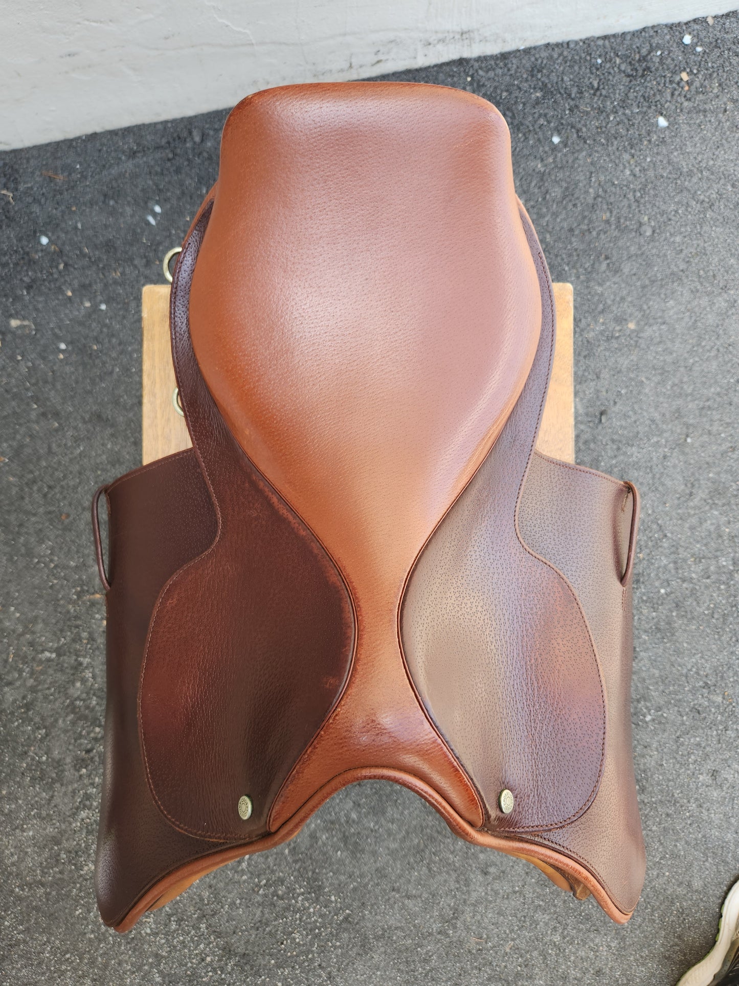 Crosby England 16.5" Prix Des Nations Spring Seat