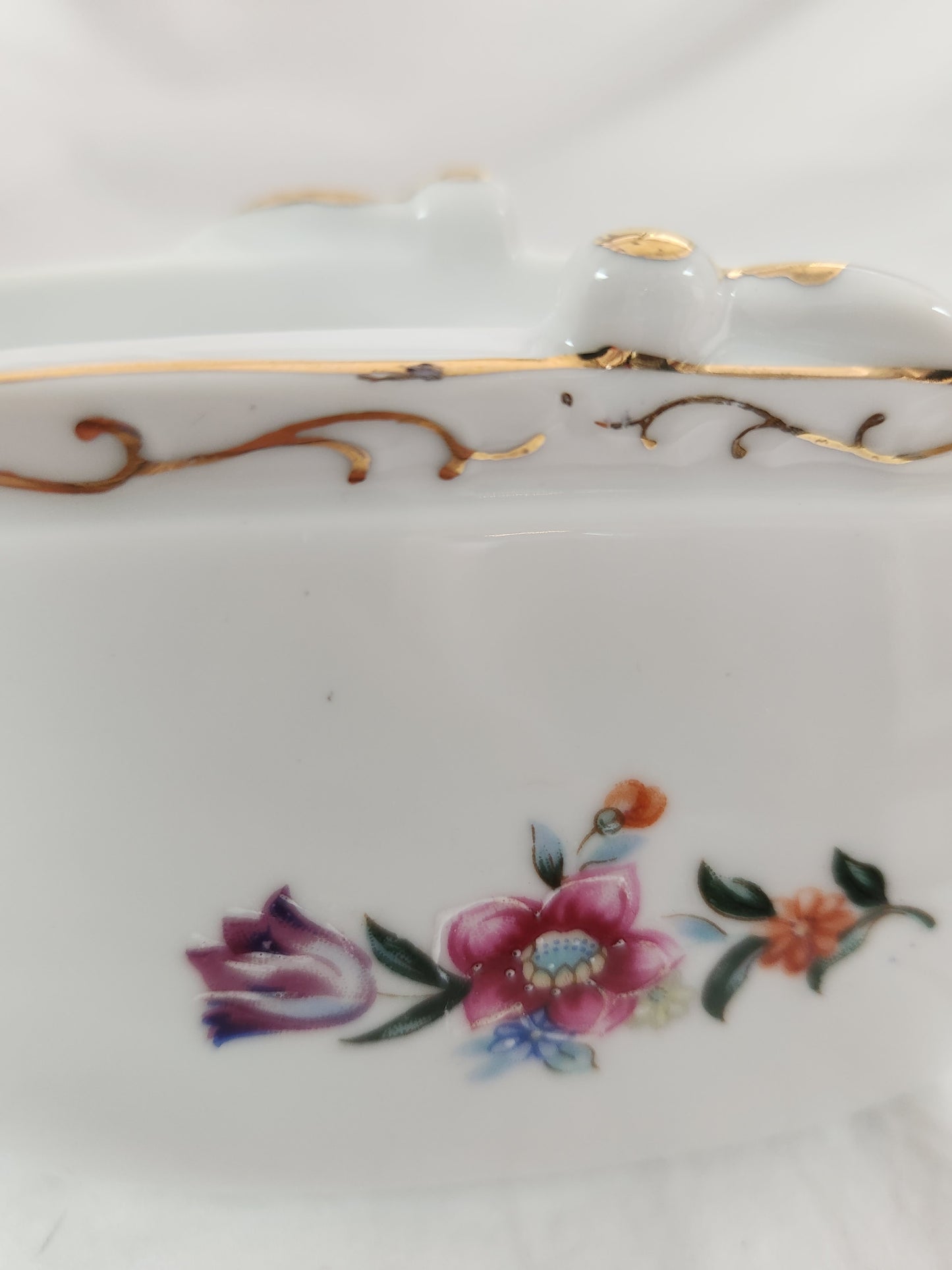 VTG - White Floral Ceramic Purse Planter #52/361
