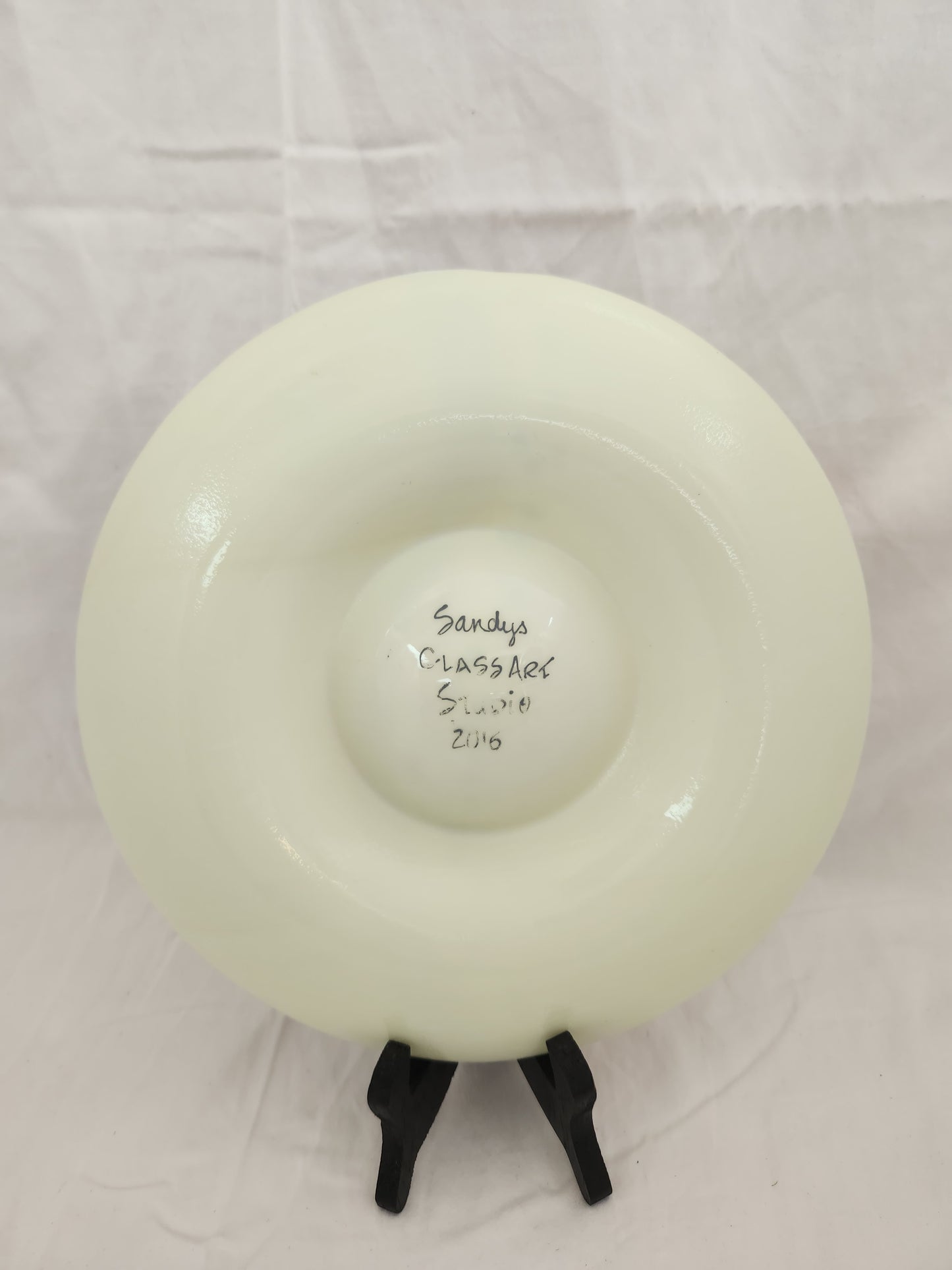 2016 Sandys Glass Art Studio Decorative Plate