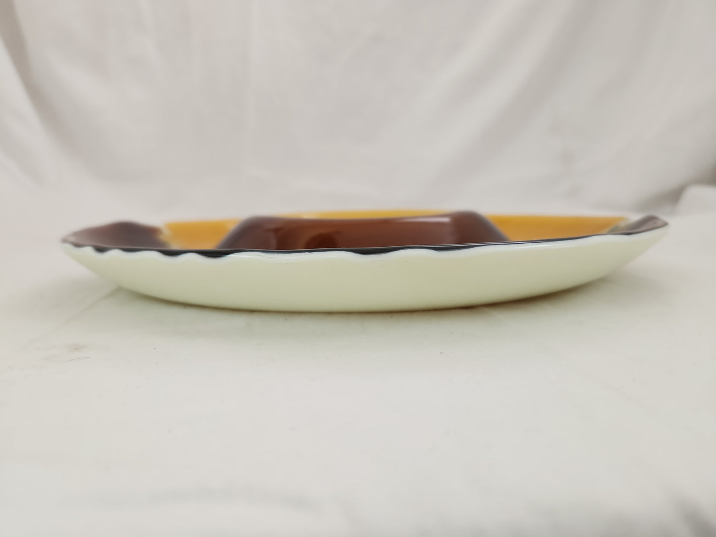 2016 Sandys Glass Art Studio Decorative Plate