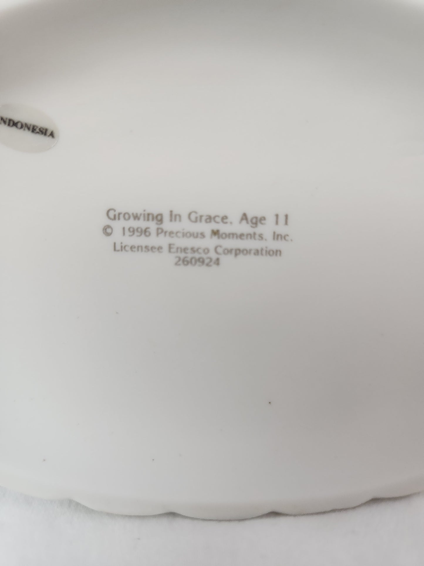 1996 Precious Moments Growing in Grace 'Age 11' Porcelain Figurine #260924