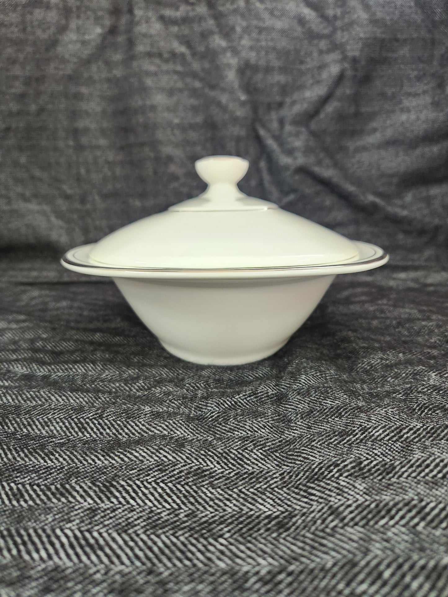 Concord Platinum 11" Oval Vegetable Bowl w/Lid by Royal Doulton - #H5048