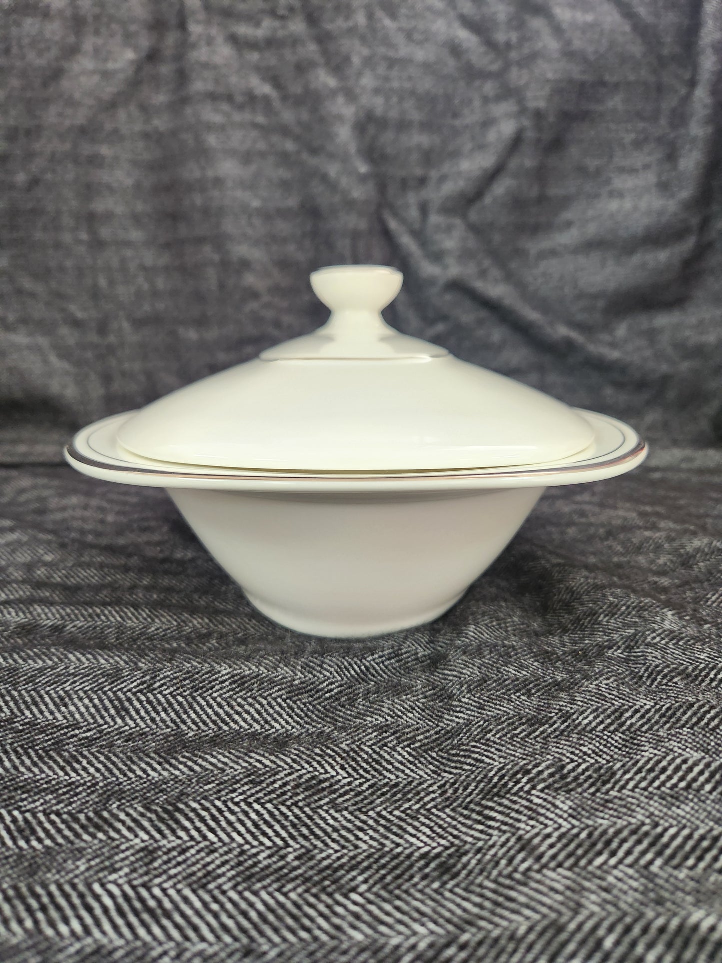 Concord Platinum 11" Oval Vegetable Bowl w/Lid by Royal Doulton - #H5048