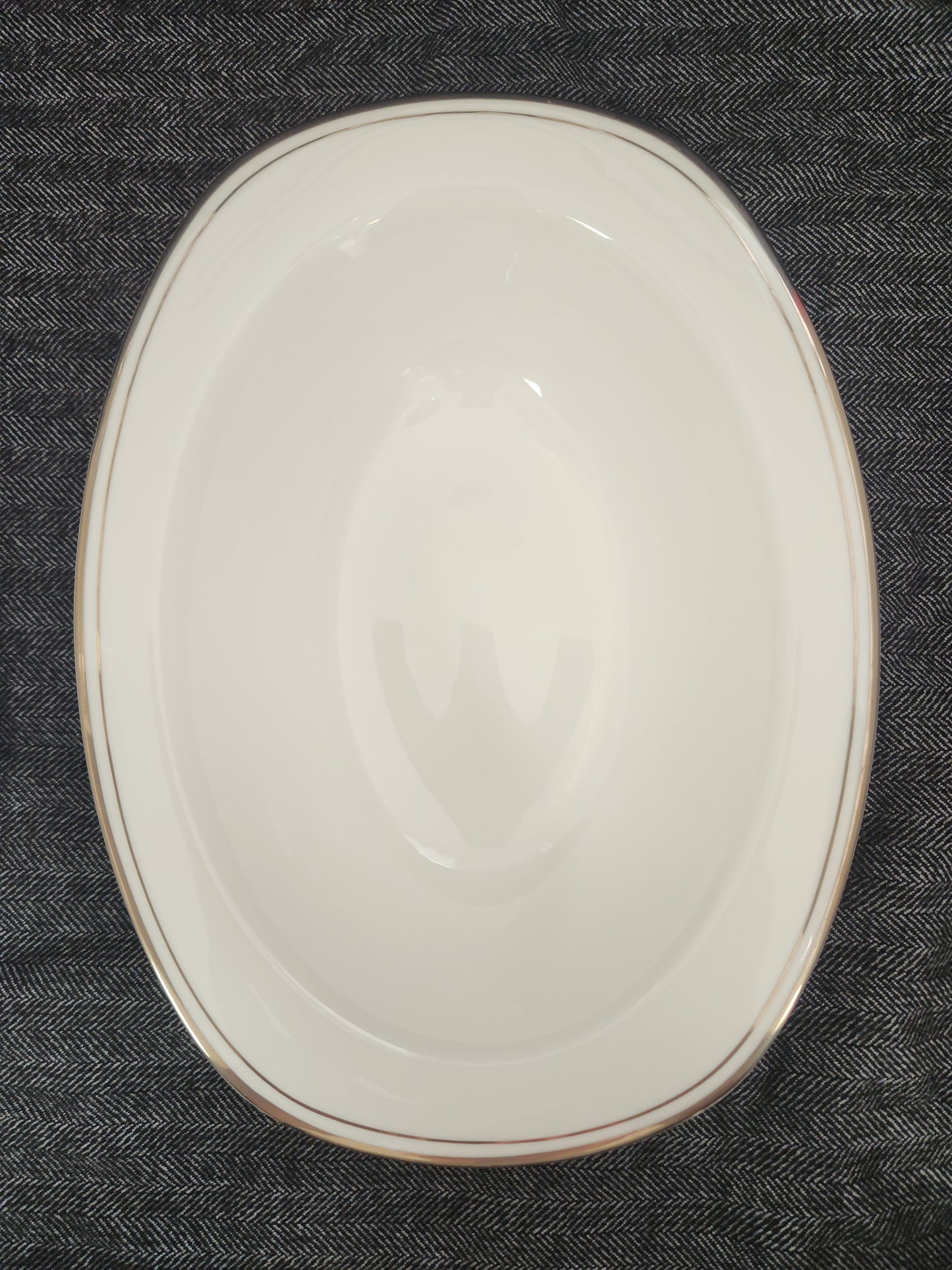 Concord Platinum 11" Oval Vegetable Bowl w/Lid by Royal Doulton - #H5048