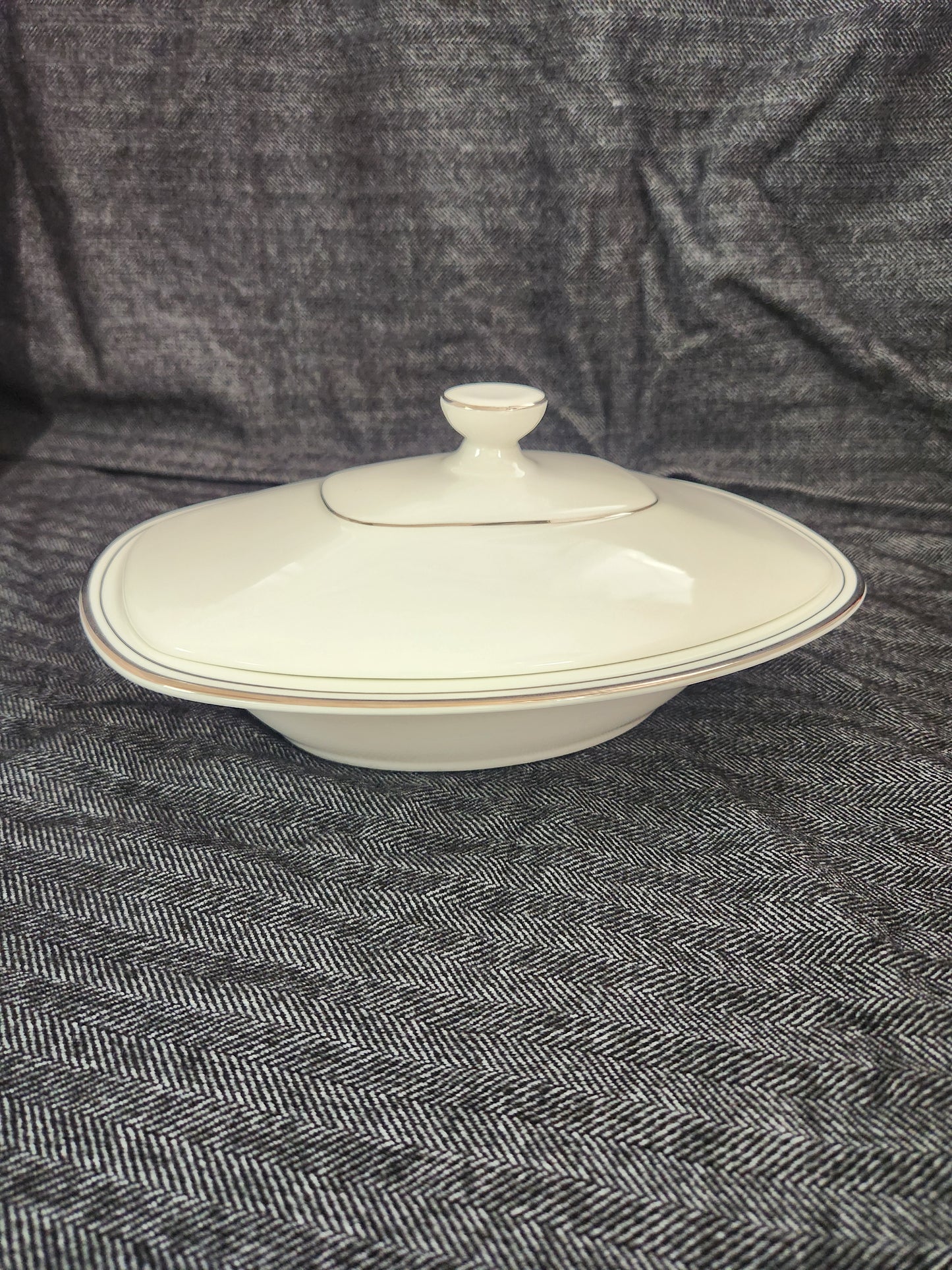 Concord Platinum 11" Oval Vegetable Bowl w/Lid by Royal Doulton - #H5048