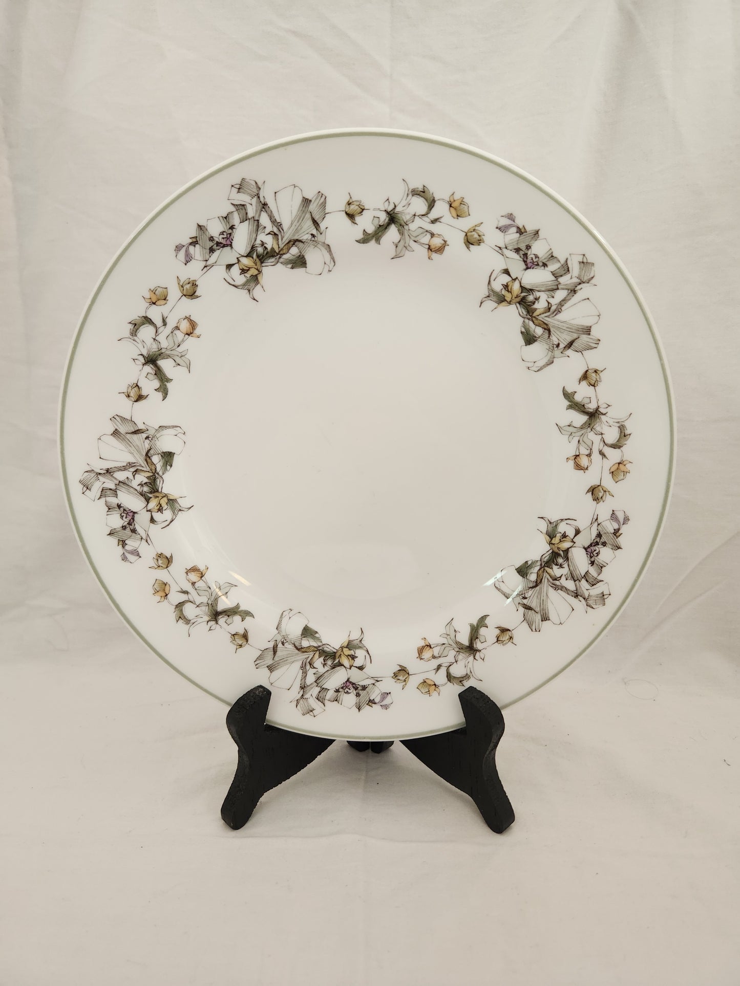 Spode Bone China 9" Summerfield Luncheon Plate