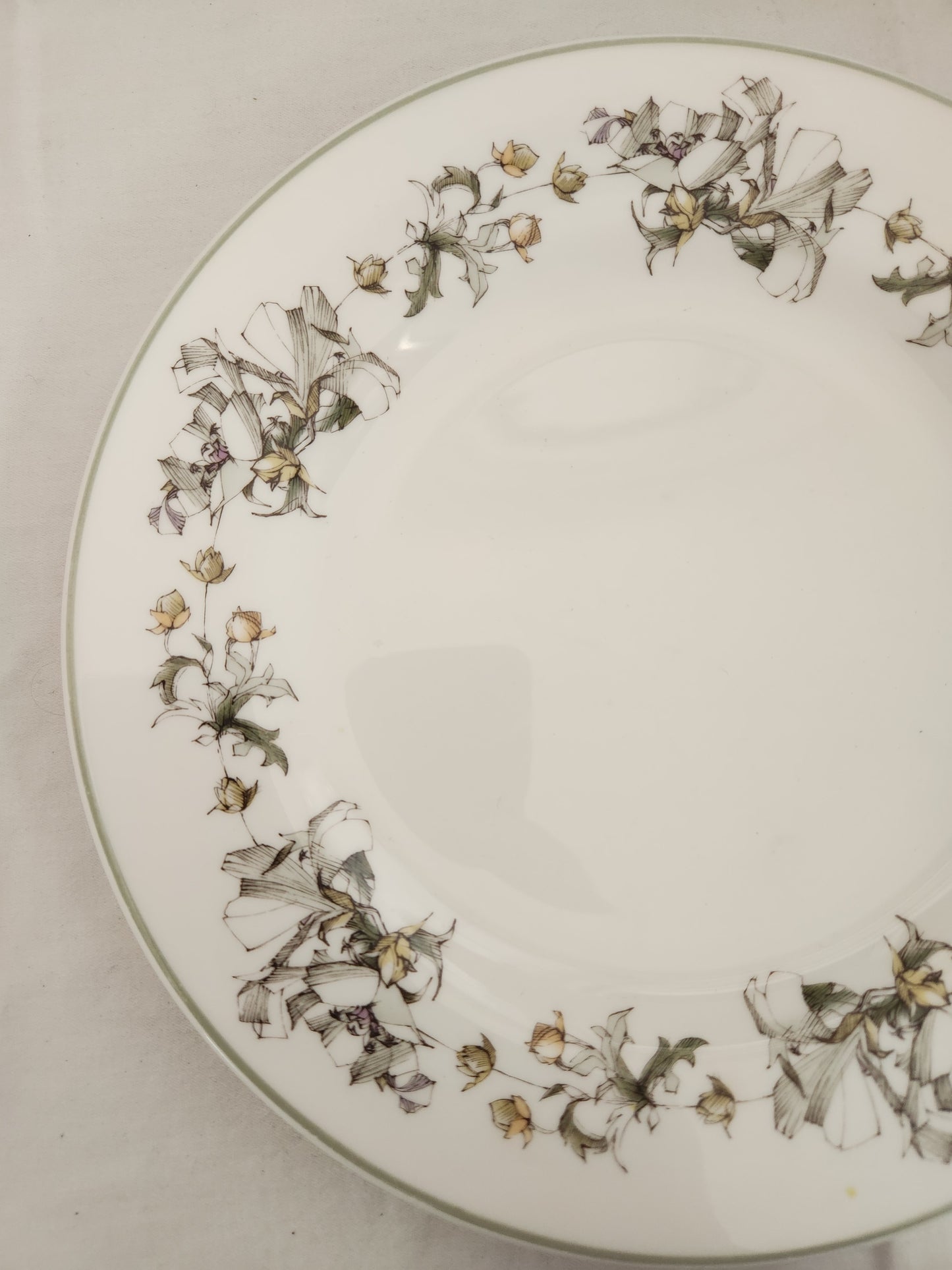 Spode Bone China 9" Summerfield Luncheon Plate