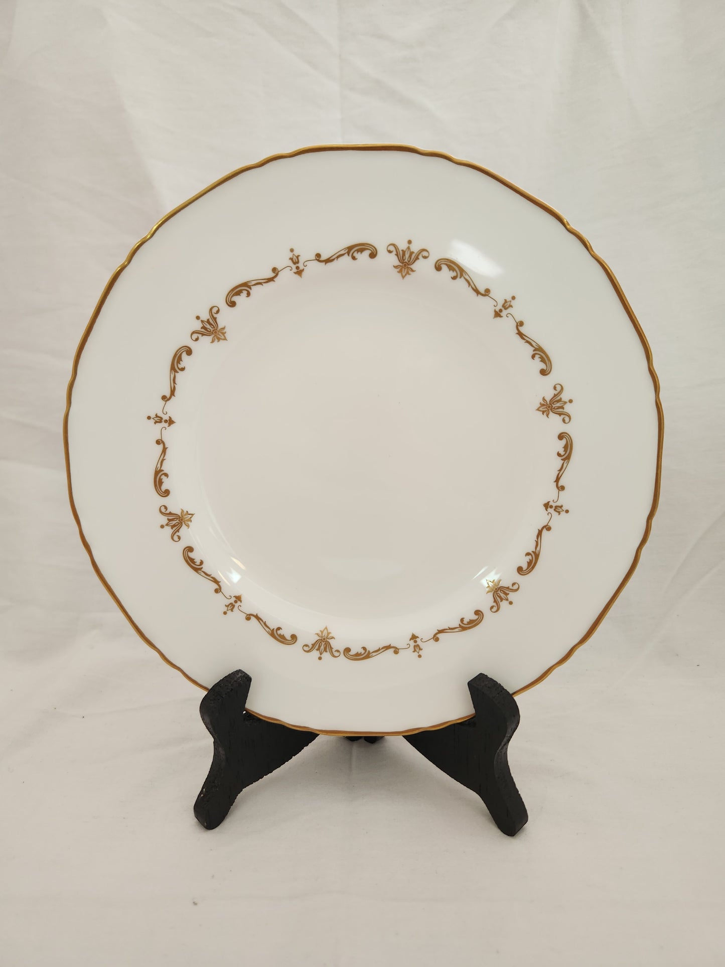 Royal Worcester Bone China 9" Gold Chantilly Luncheon Plate