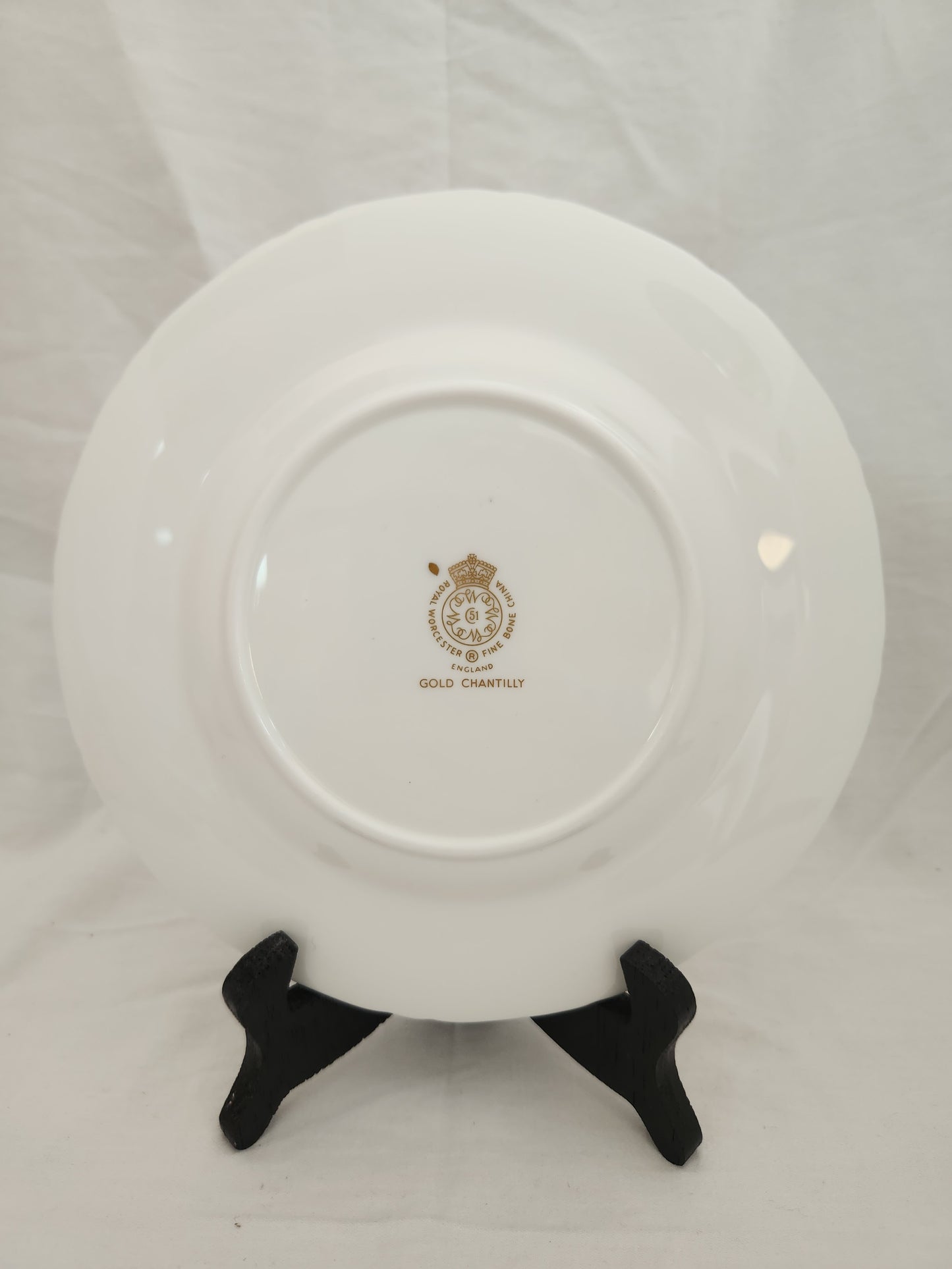 Royal Worcester Bone China 9" Gold Chantilly Luncheon Plate