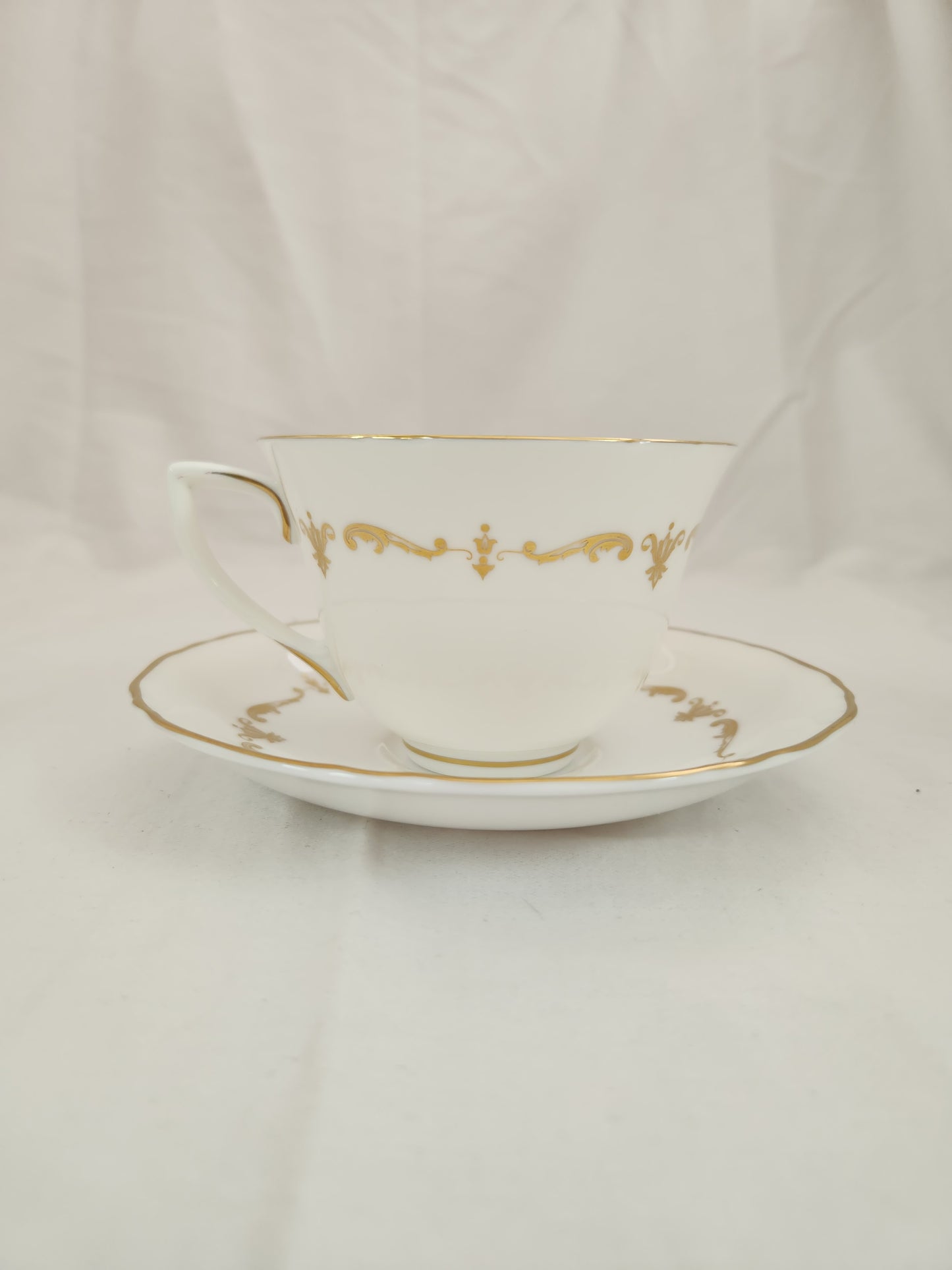 Royal Worcester Bone China Gold Chantilly Footed Cup & Saucer