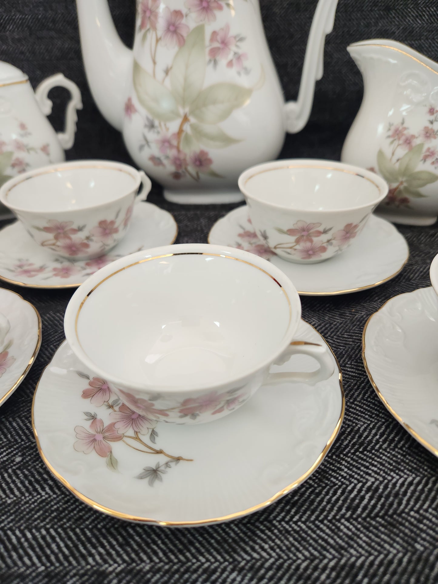VTG - Vista Alegre 13-piece Floral Coffee/Tea Set with Gold Trim