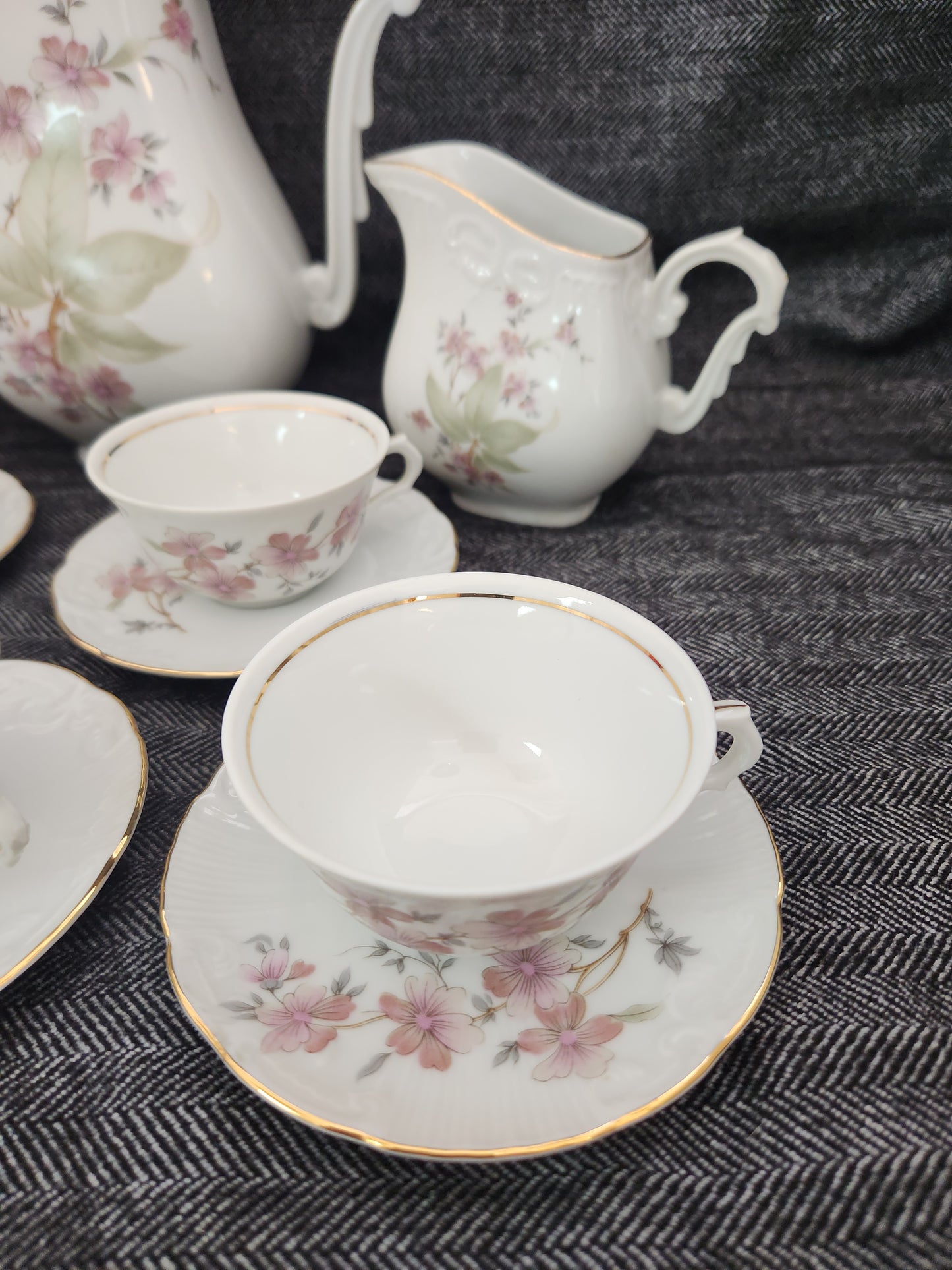 VTG - Vista Alegre 13-piece Floral Coffee/Tea Set with Gold Trim