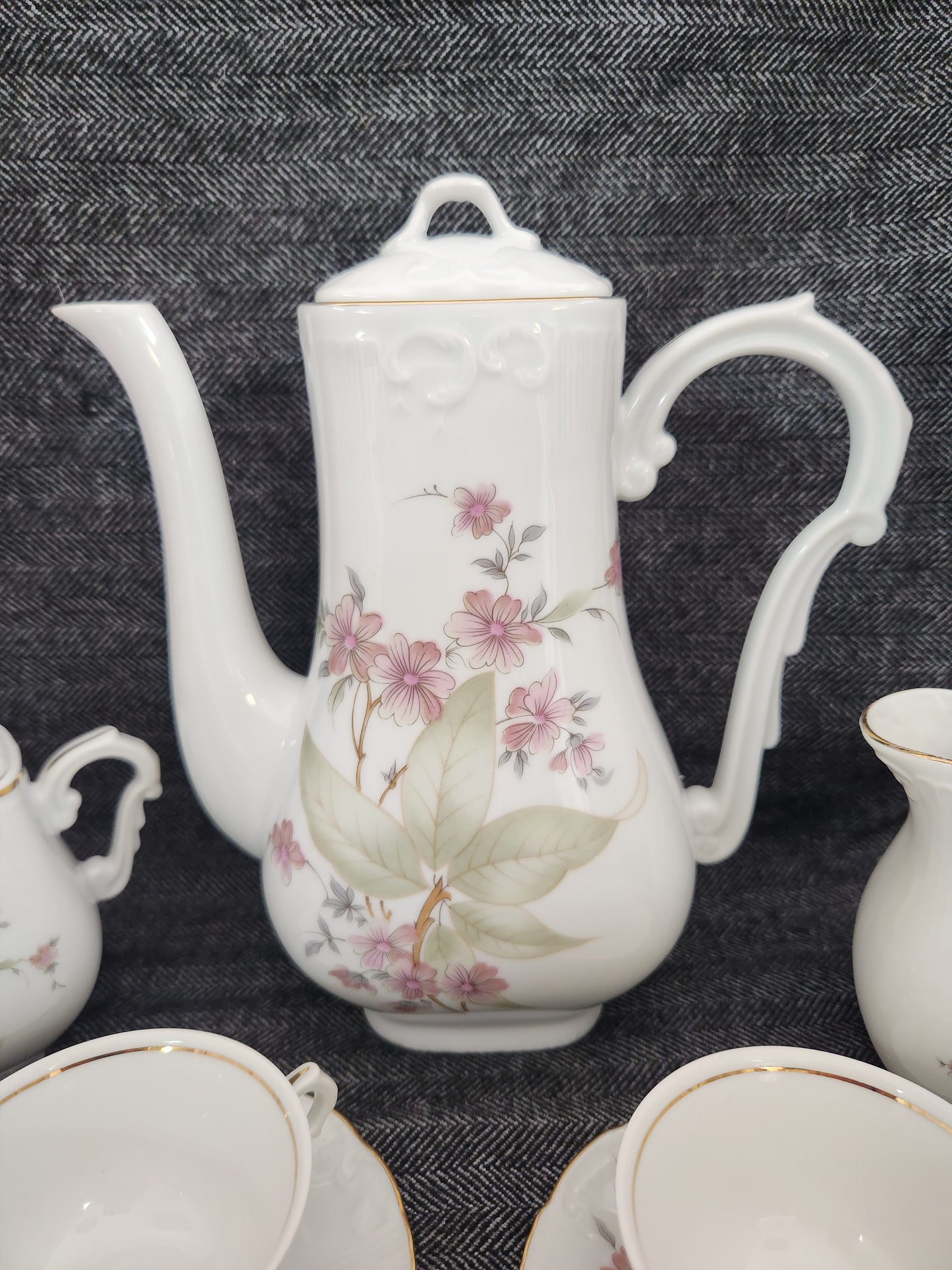 VTG - Vista Alegre 13-piece Floral Coffee/Tea Set with Gold Trim