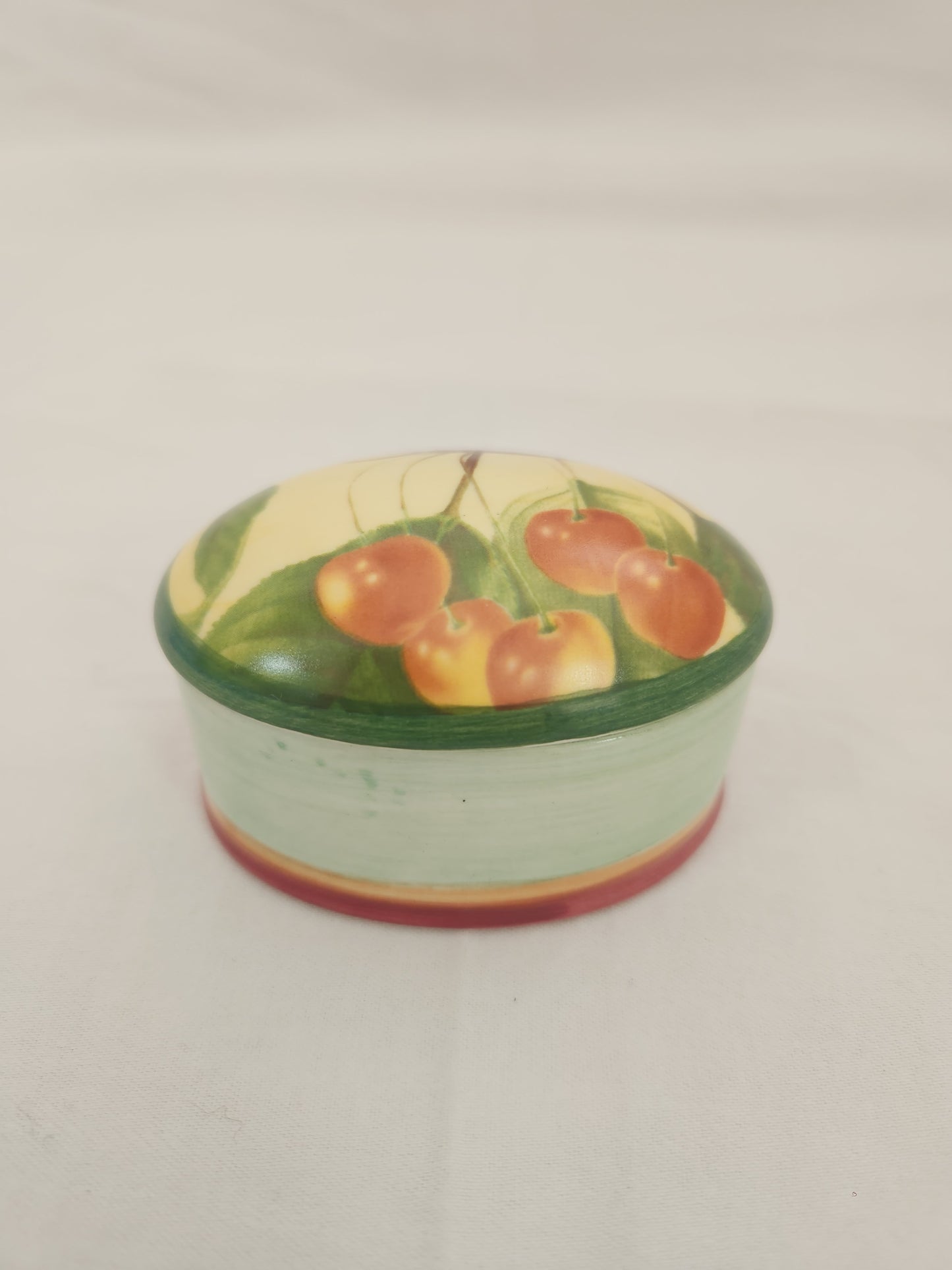 Villeroy & Boch French Country 2-3/4" Cherry Trinket Box