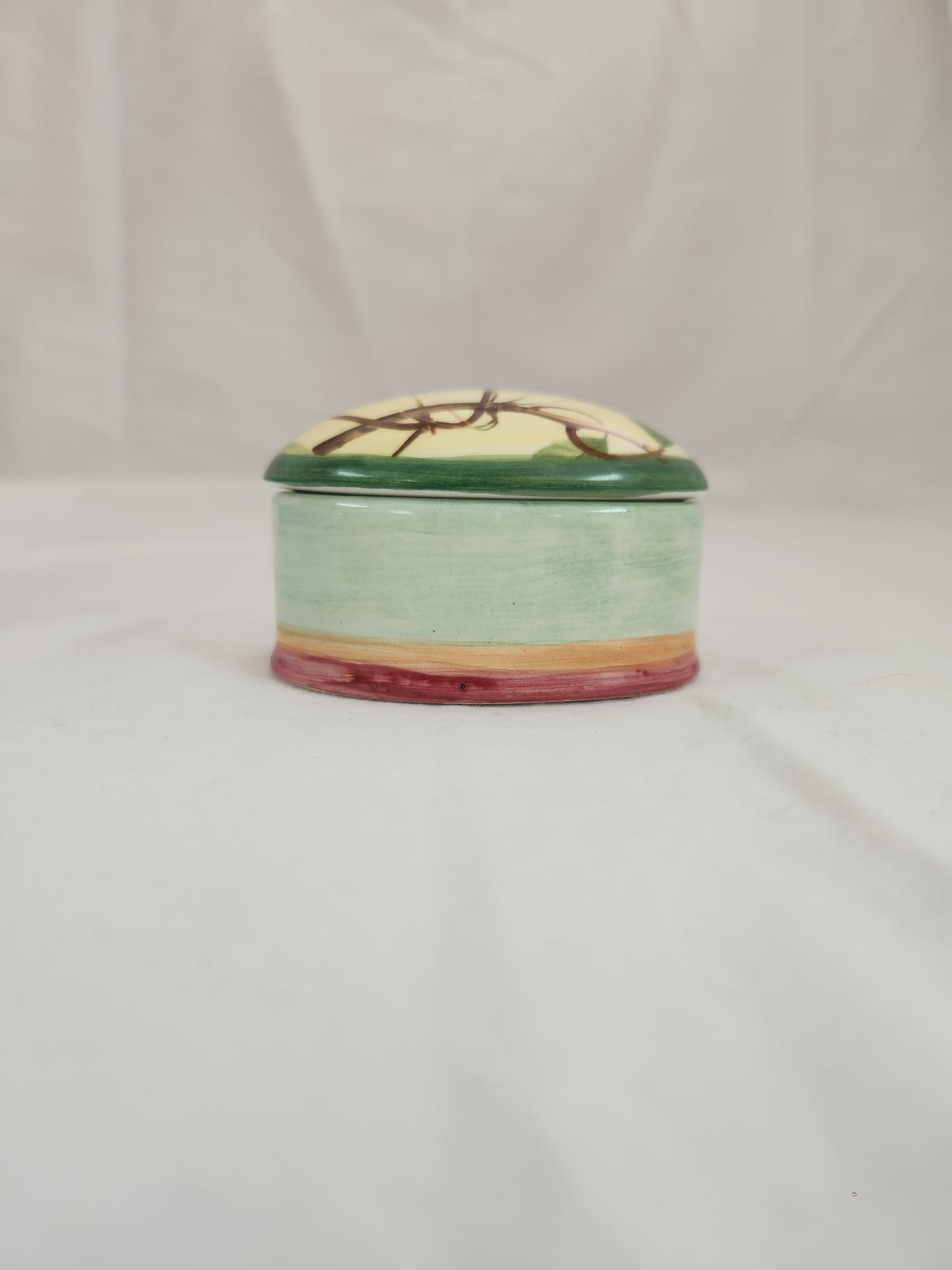 Villeroy & Boch French Country 2-3/4" Cherry Trinket Box