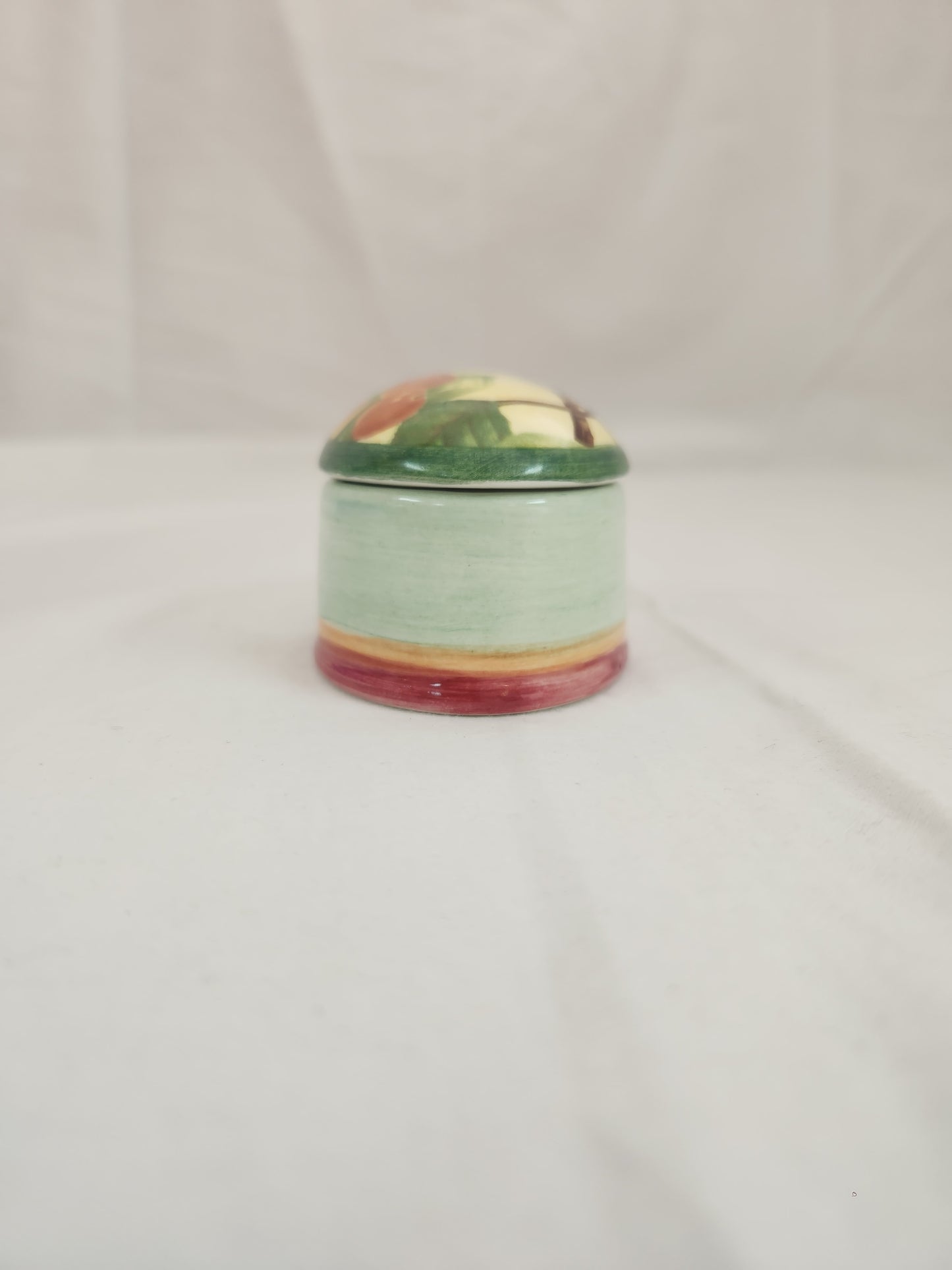 Villeroy & Boch French Country 2-3/4" Cherry Trinket Box