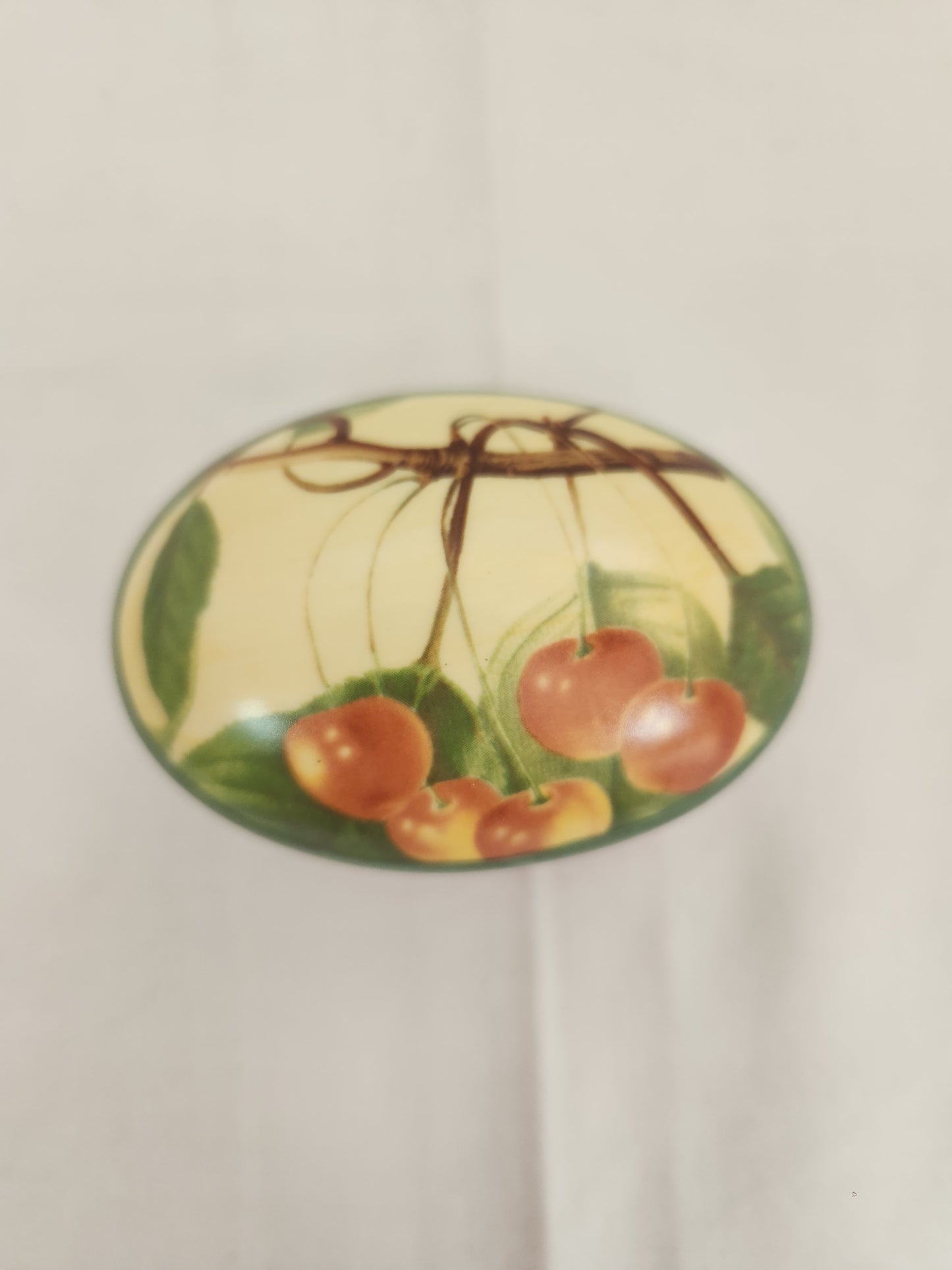 Villeroy & Boch French Country 2-3/4" Cherry Trinket Box