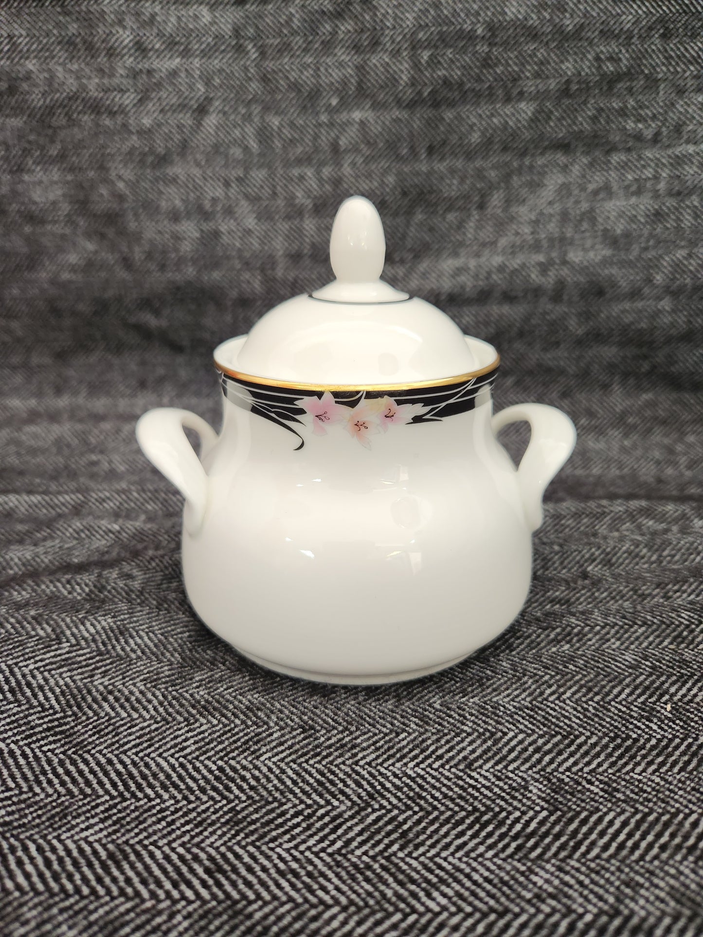 1984 Royal Doulton "Enchantment" Sugar Bowl with Lid - TC-1156