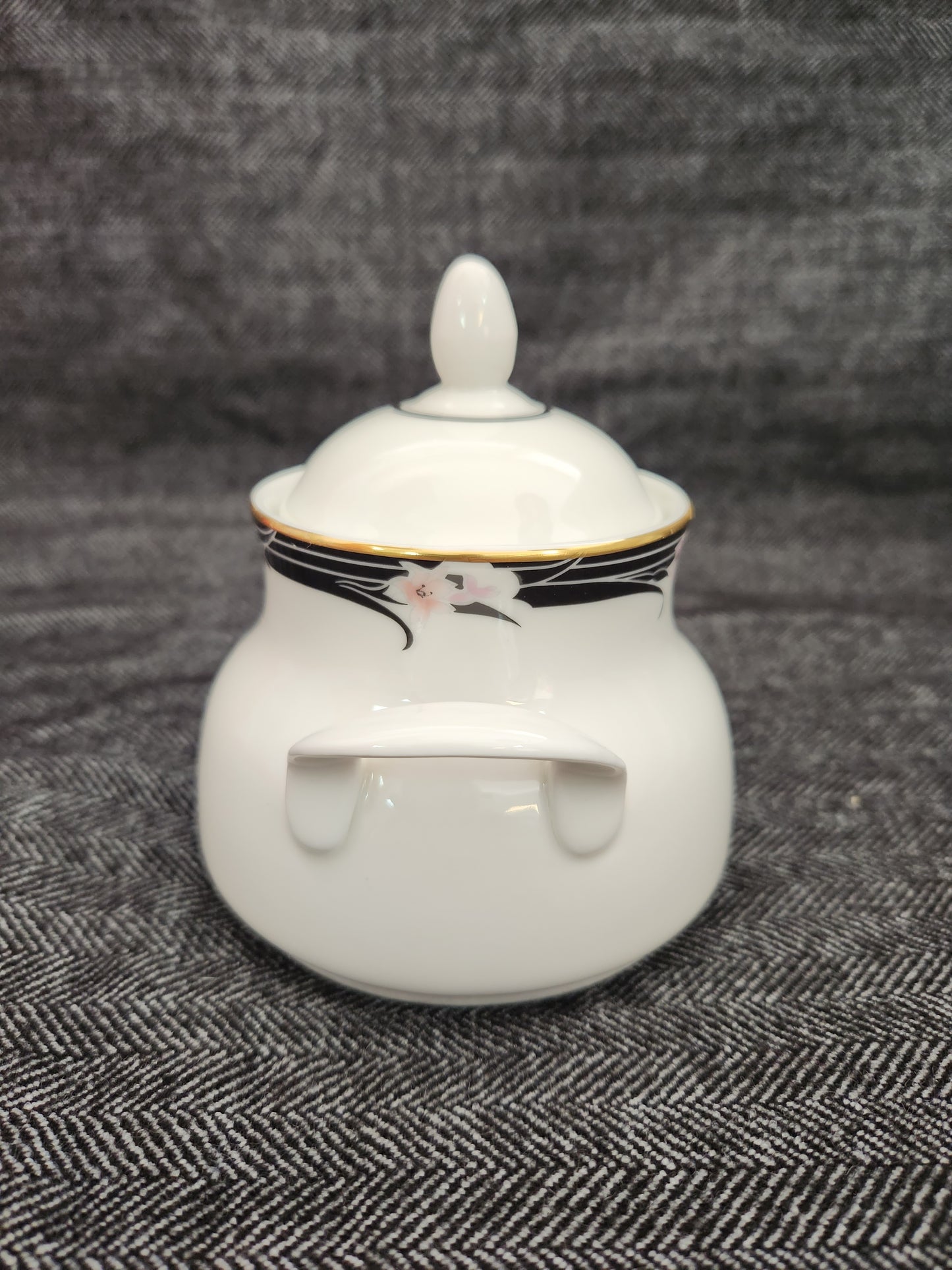 1984 Royal Doulton "Enchantment" Sugar Bowl with Lid - TC-1156