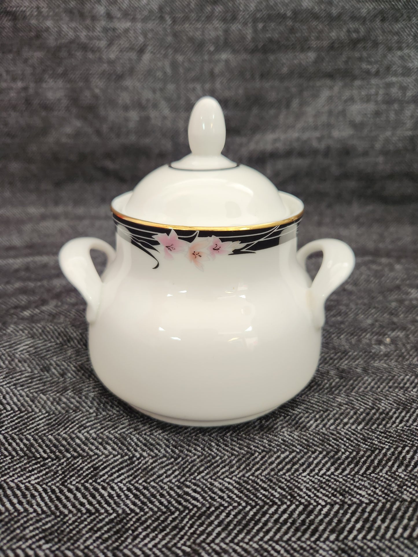 1984 Royal Doulton "Enchantment" Sugar Bowl with Lid - TC-1156