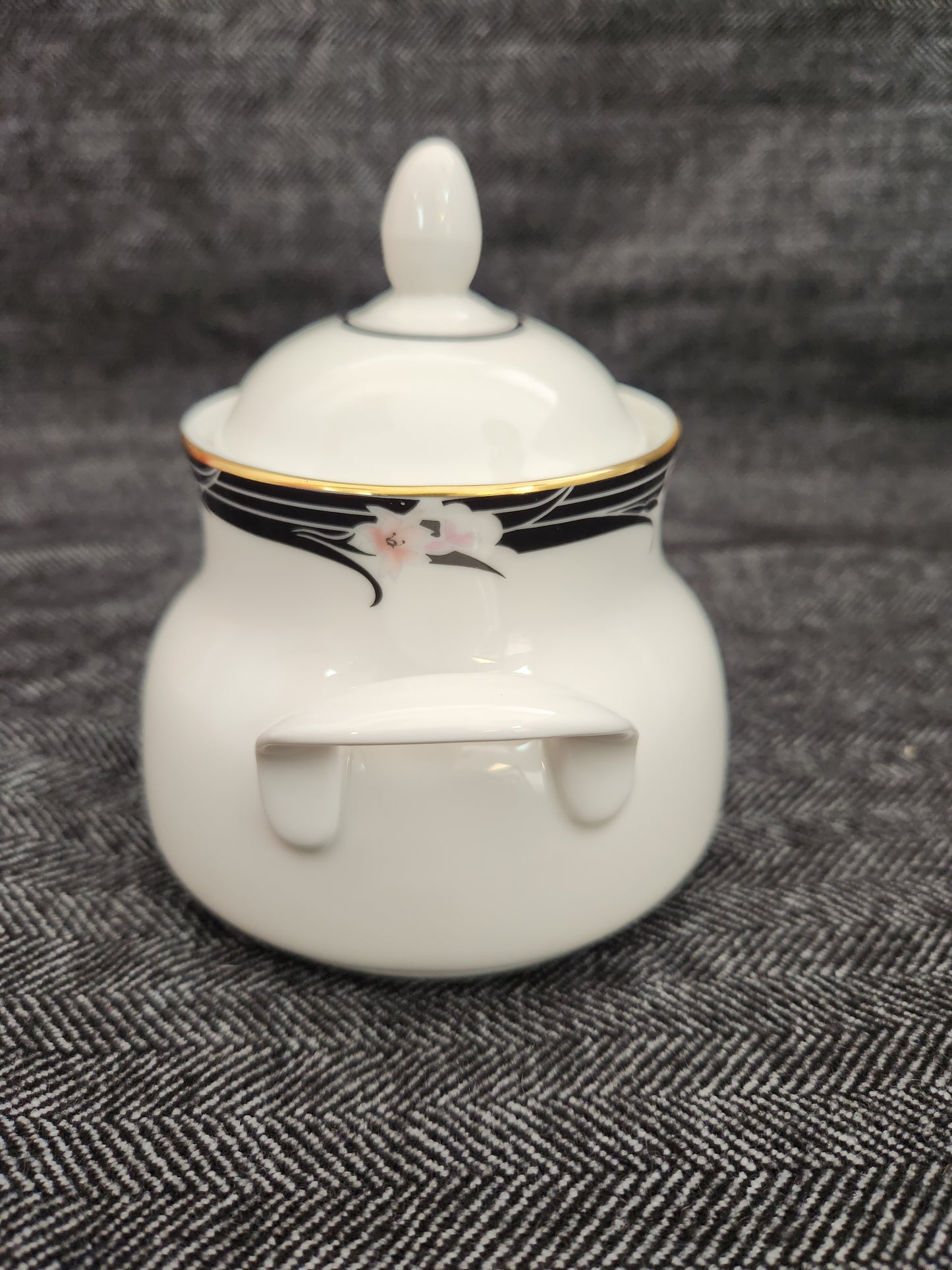1984 Royal Doulton "Enchantment" Sugar Bowl with Lid - TC-1156
