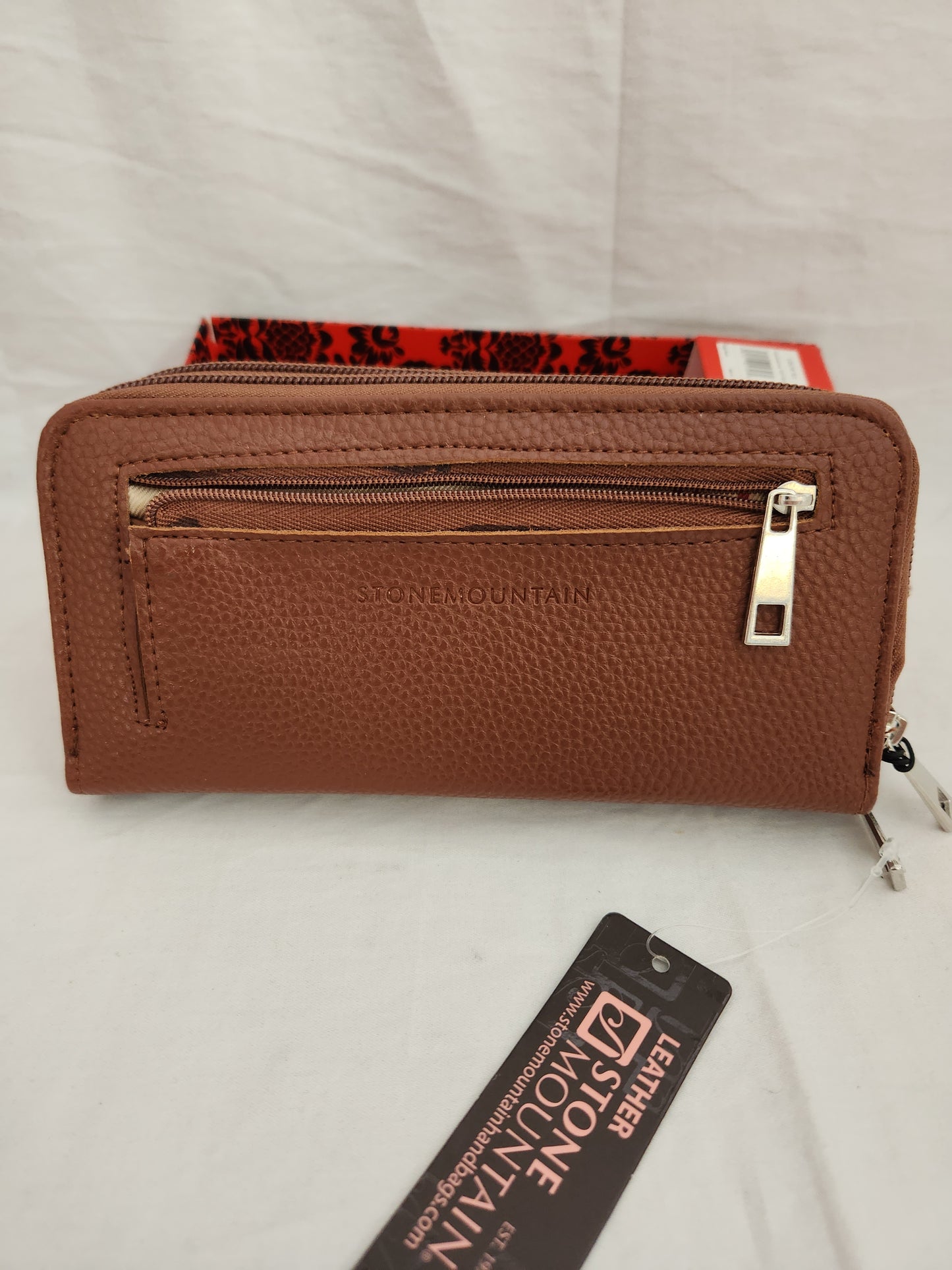 NWT - Stone Mountain Brown Ludlow SLG Zip Around Leather Wallet