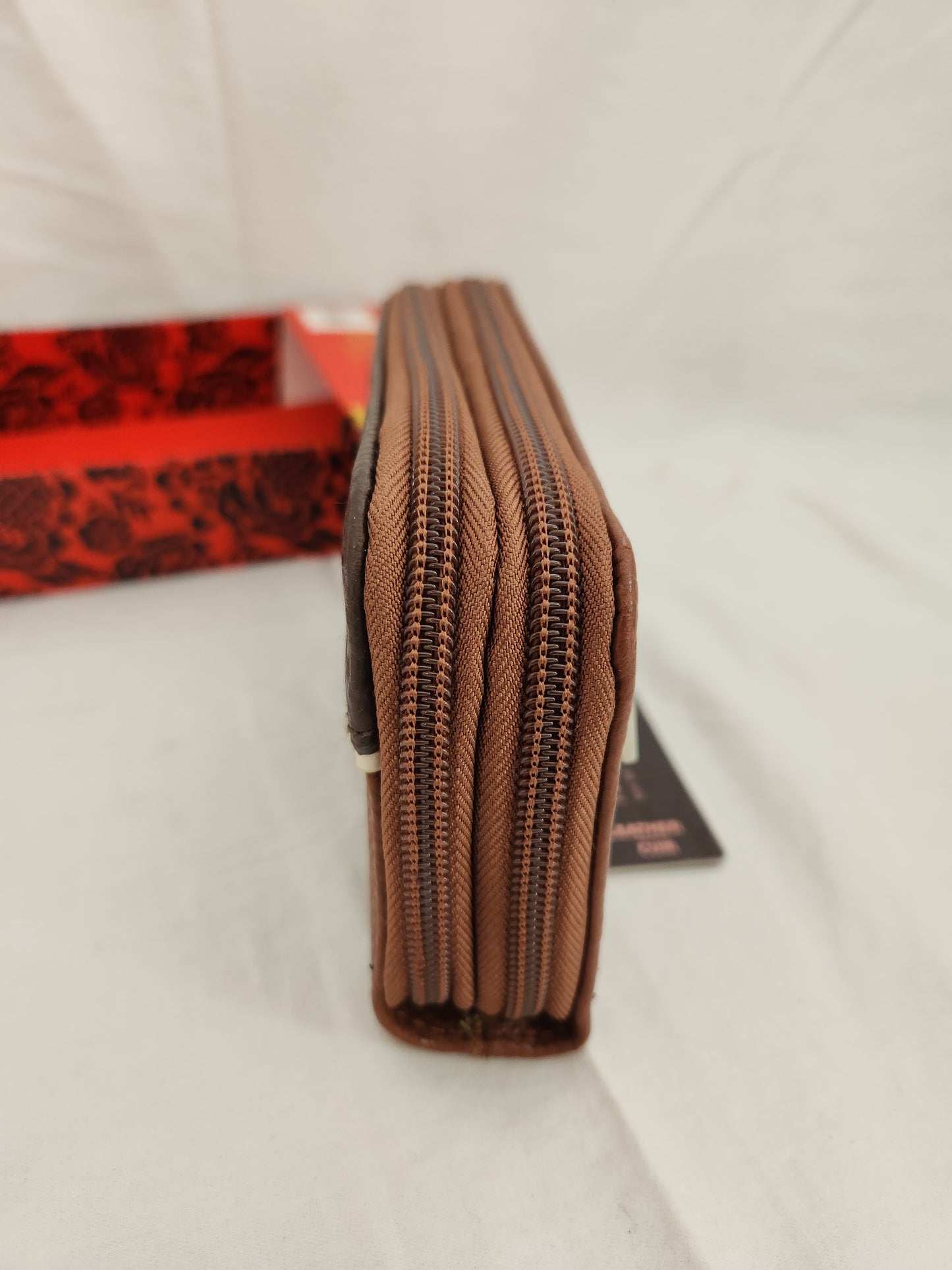NWT - Stone Mountain Brown Ludlow SLG Zip Around Leather Wallet