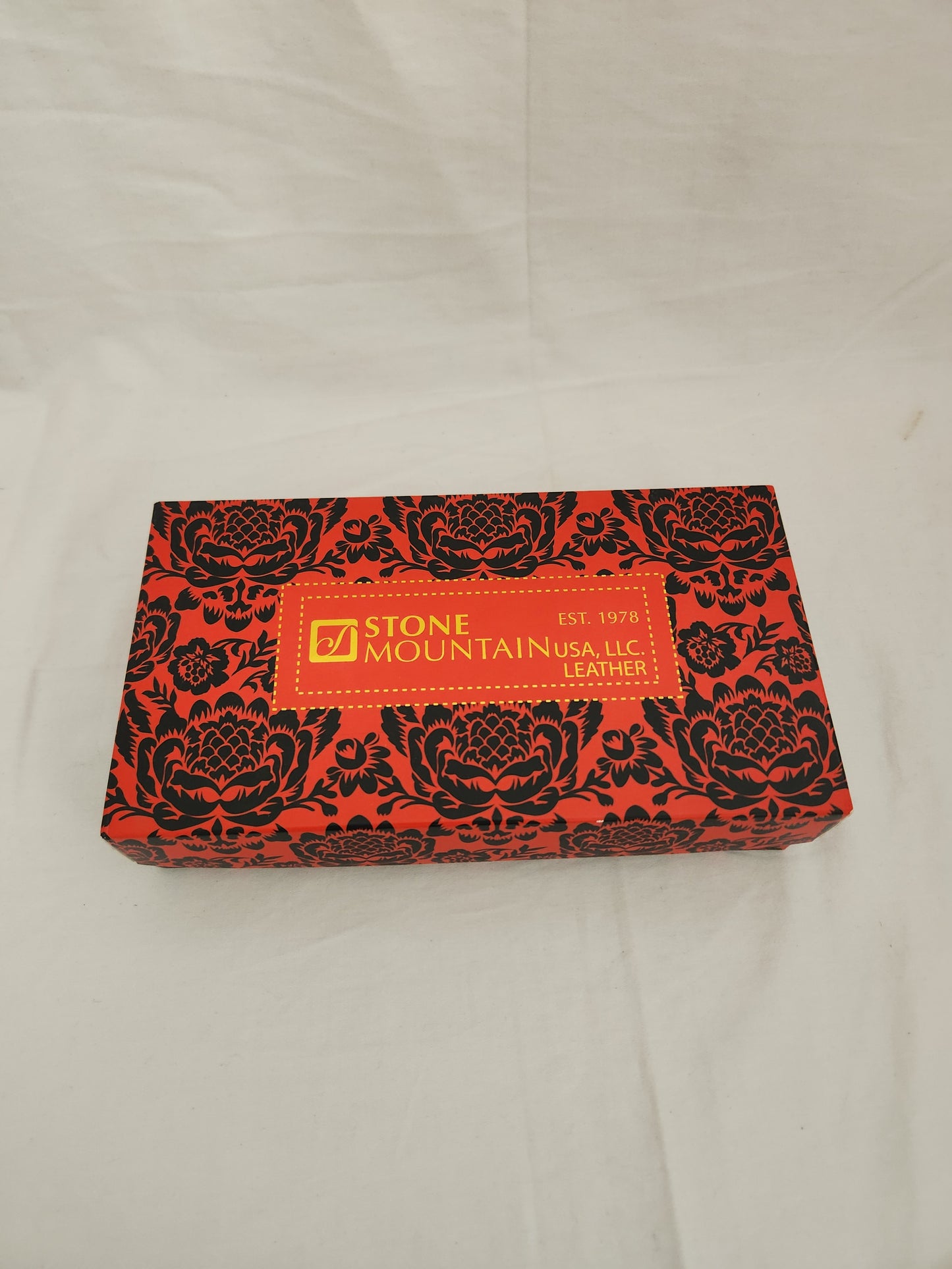 NWT - Stone Mountain Brown Ludlow SLG Zip Around Leather Wallet