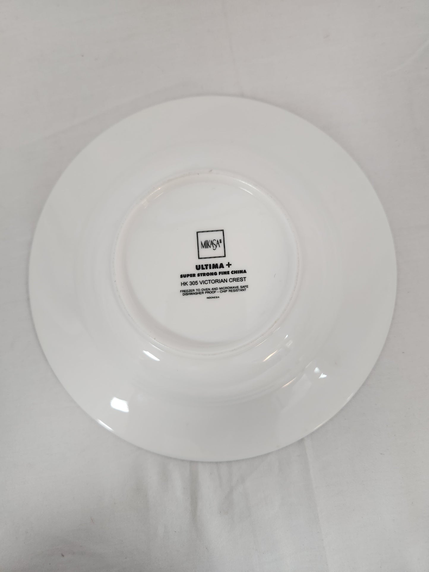 Mikasa Ultima+ Super Strong Fine China HK-305 Victorian Crest Rimmed Soup Bowl