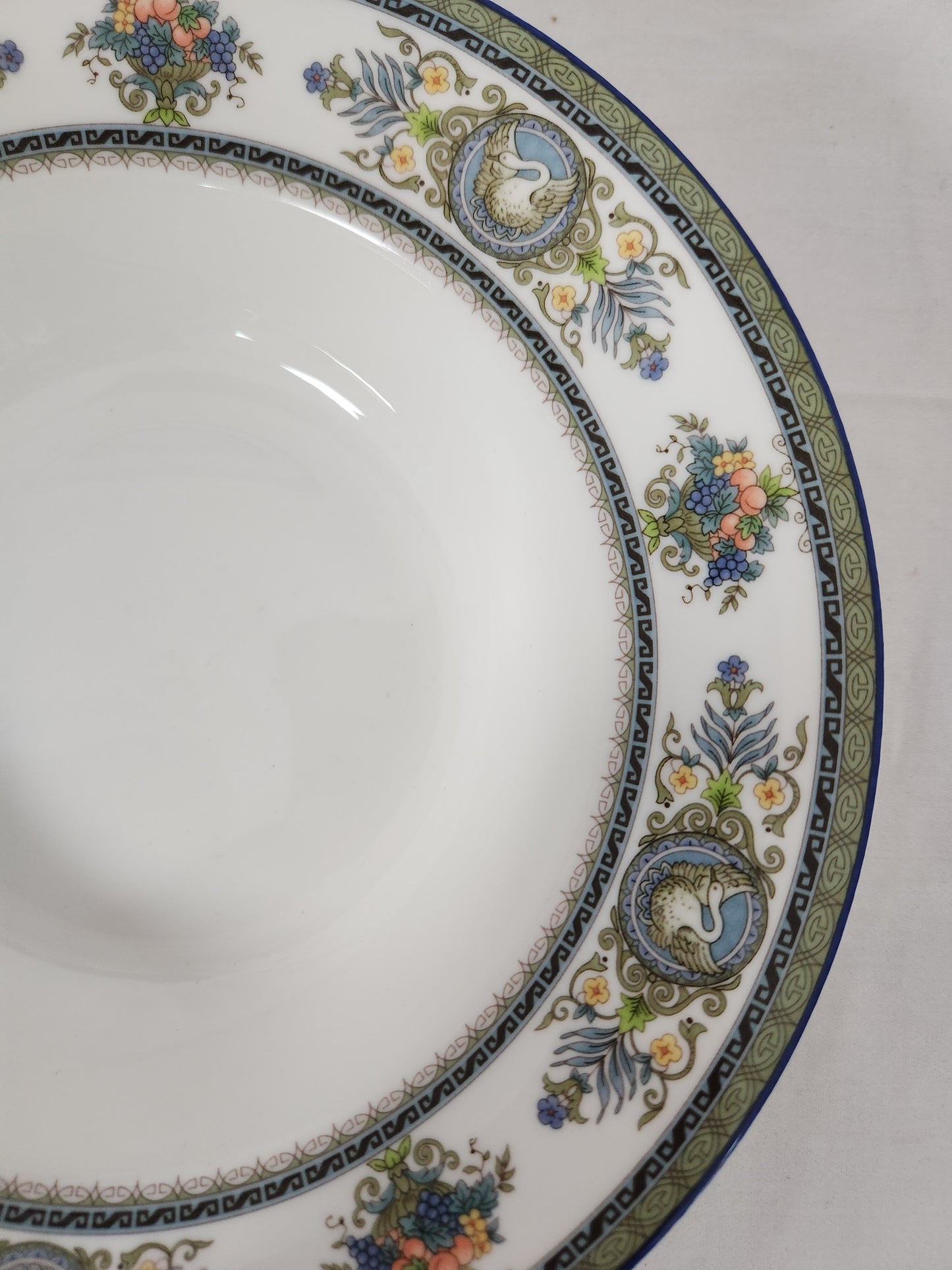 Mikasa Ultima+ Super Strong Fine China HK-305 Victorian Crest Rimmed Soup Bowl