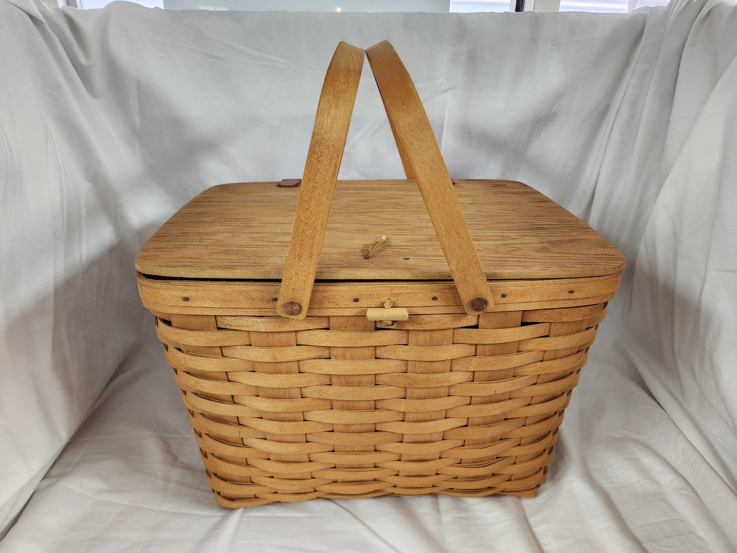 Longaberger Oak Lid Double Handle Picnic Basket