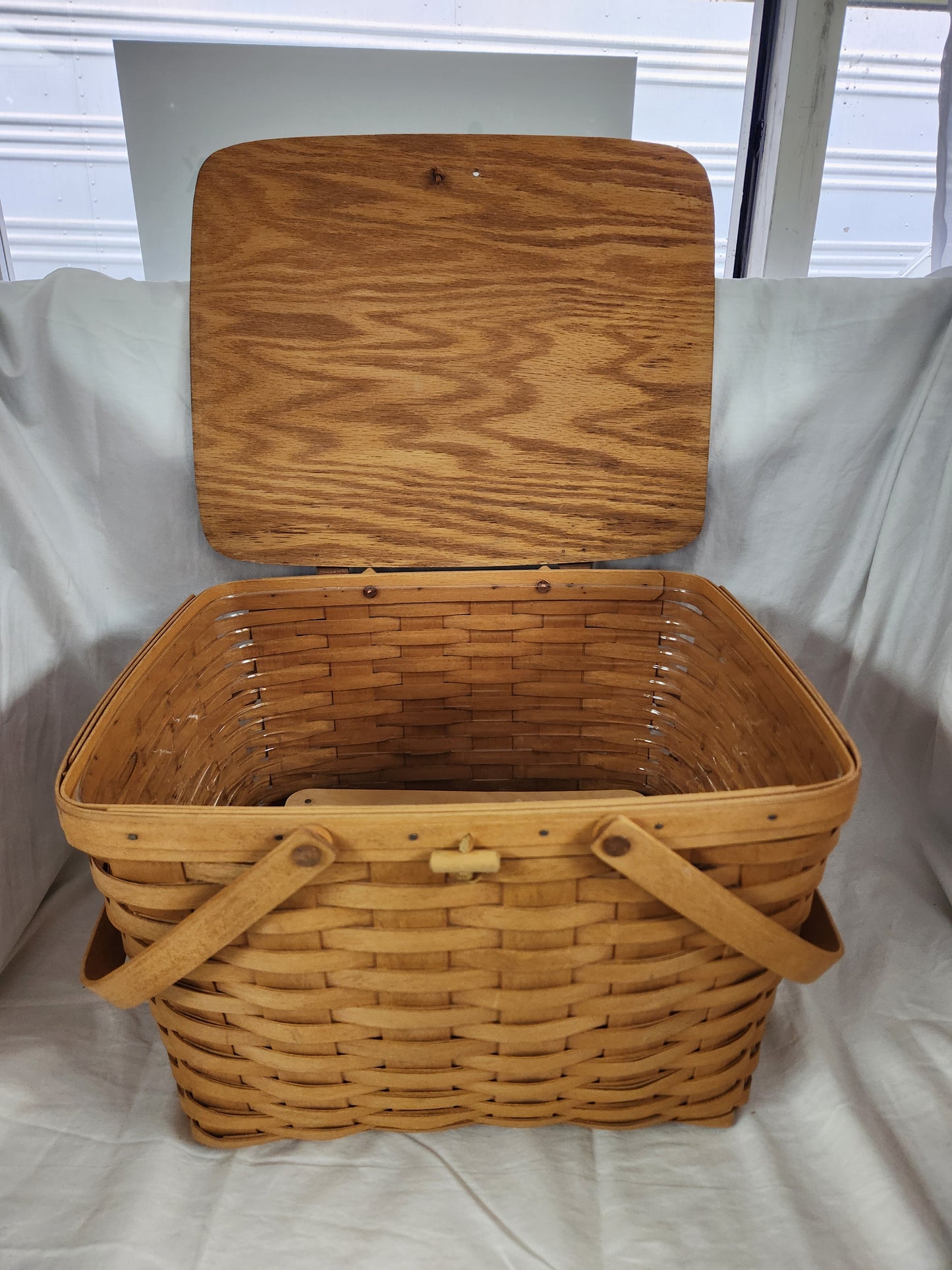 Longaberger Oak Lid Double Handle Picnic Basket
