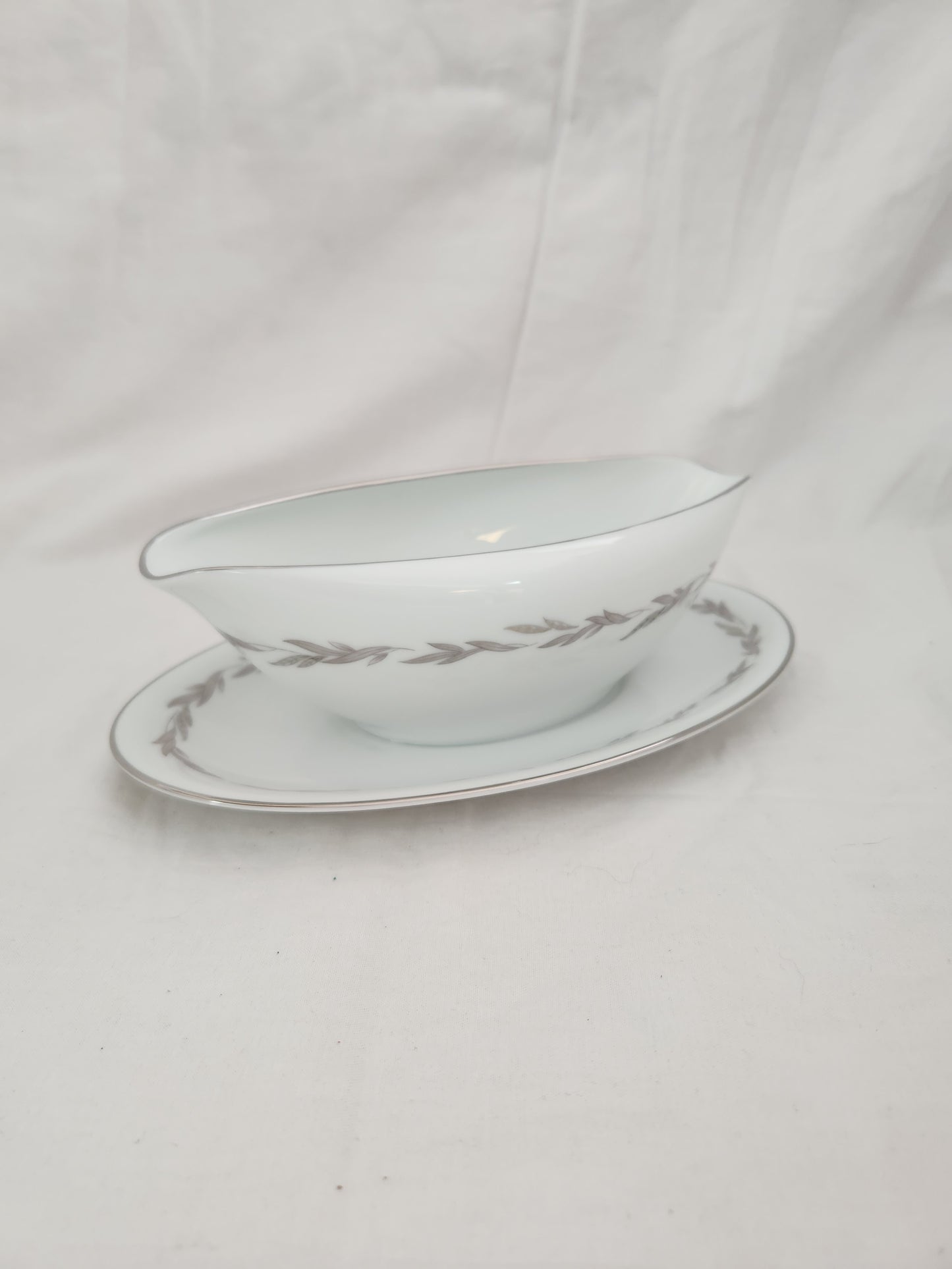 Noritake Graywood Gravy Boat with Attached Underplate #6041