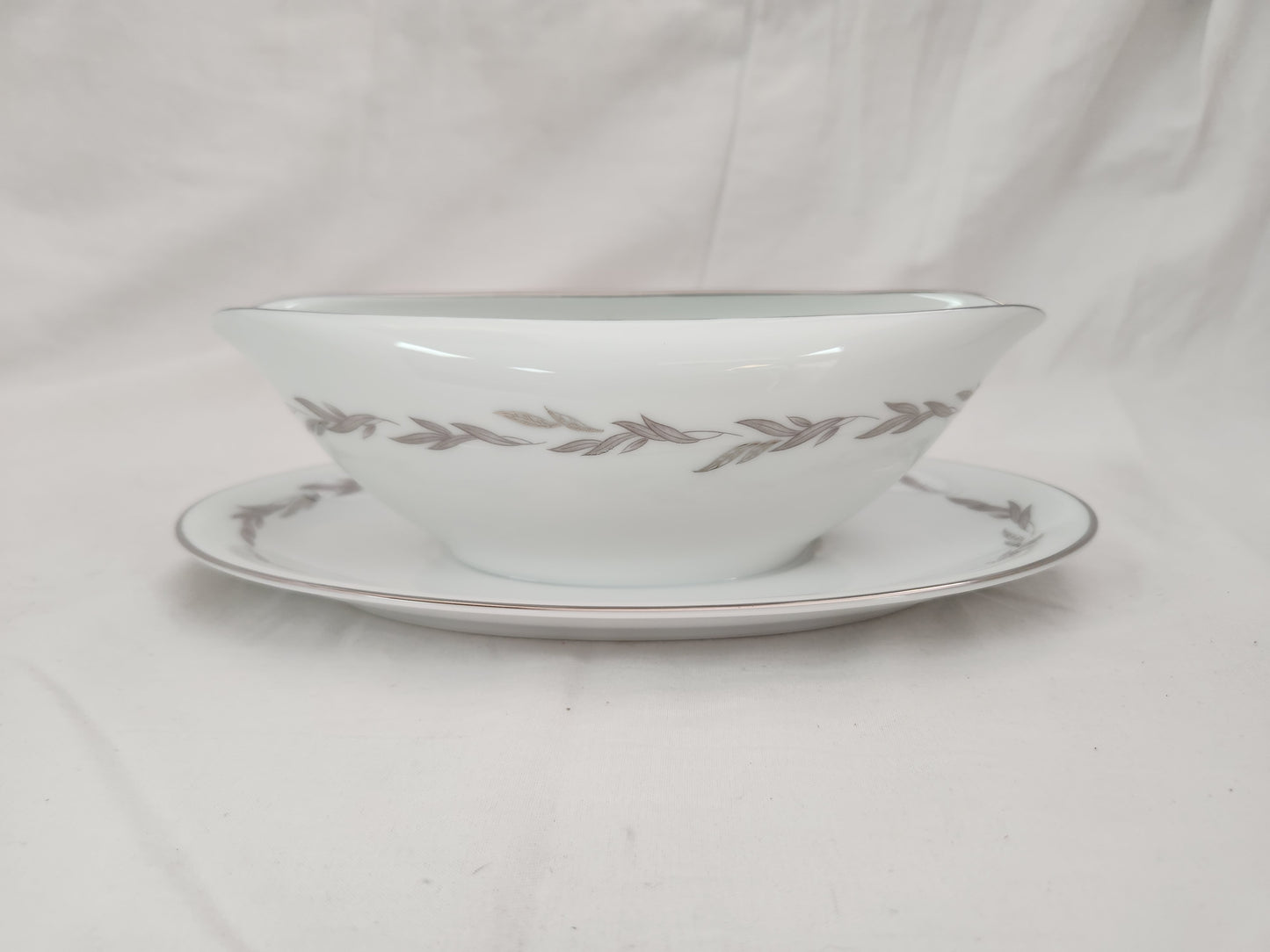 Noritake Graywood Gravy Boat with Attached Underplate #6041
