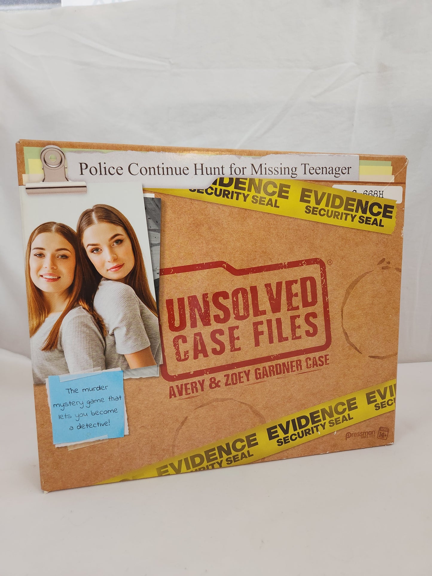 Unsolved Case Files Avery & Zoey Gardner Case by Pressman - New/Sealed