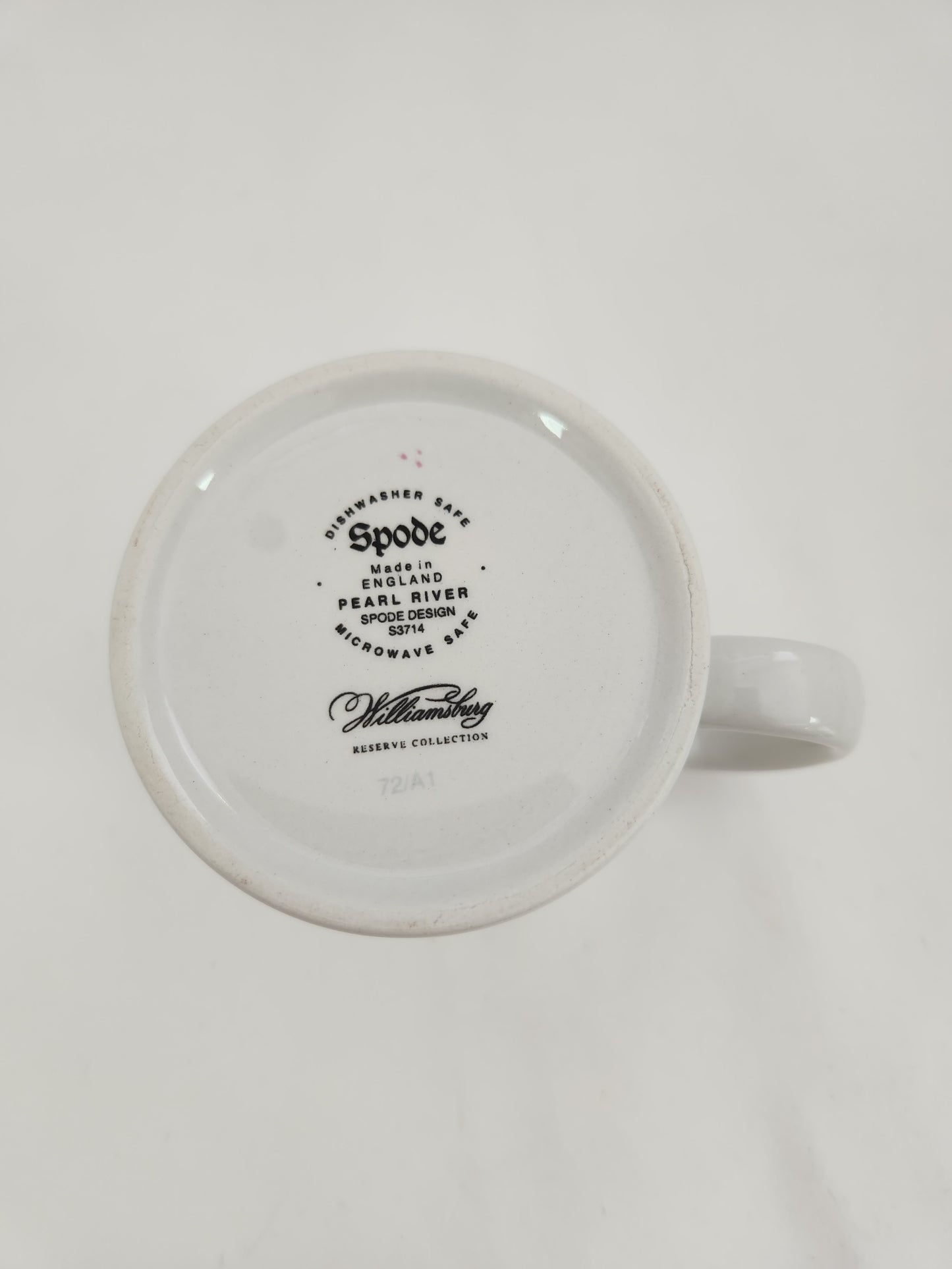 Williamsburg Reserve Collection "Pearl River" Mug by Spode #S3714 (flaw)